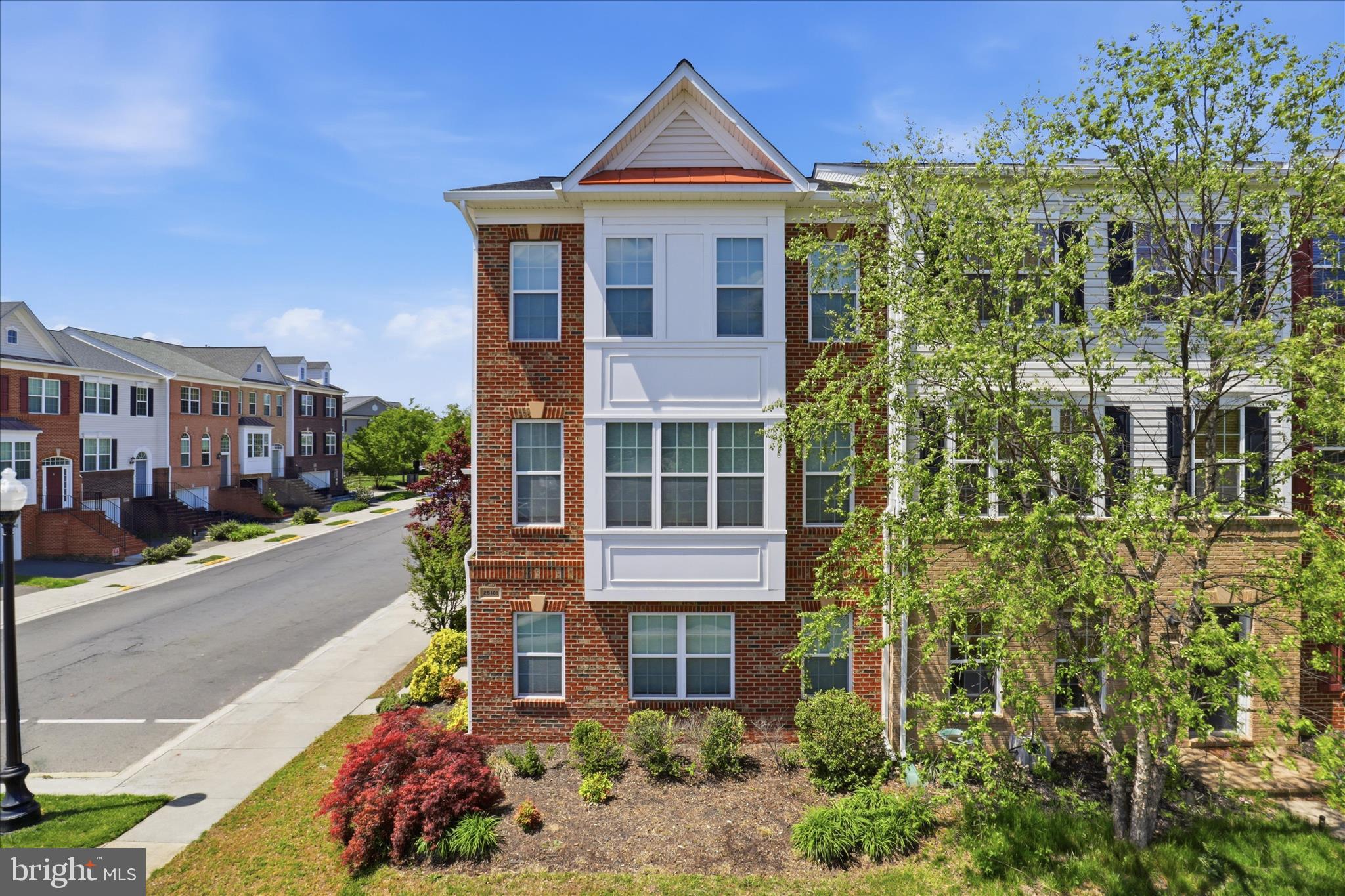 STRATSHIRE CROSSING - Residential