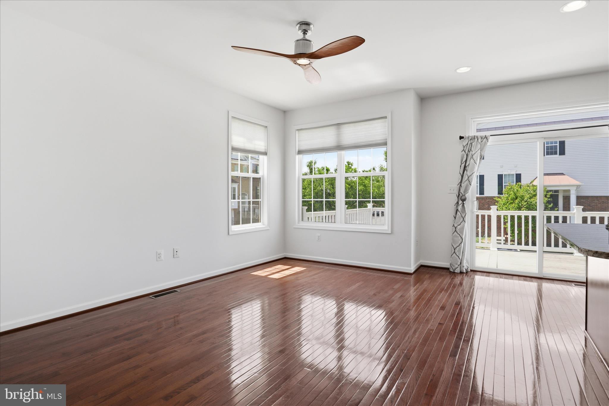 STRATSHIRE CROSSING - Residential