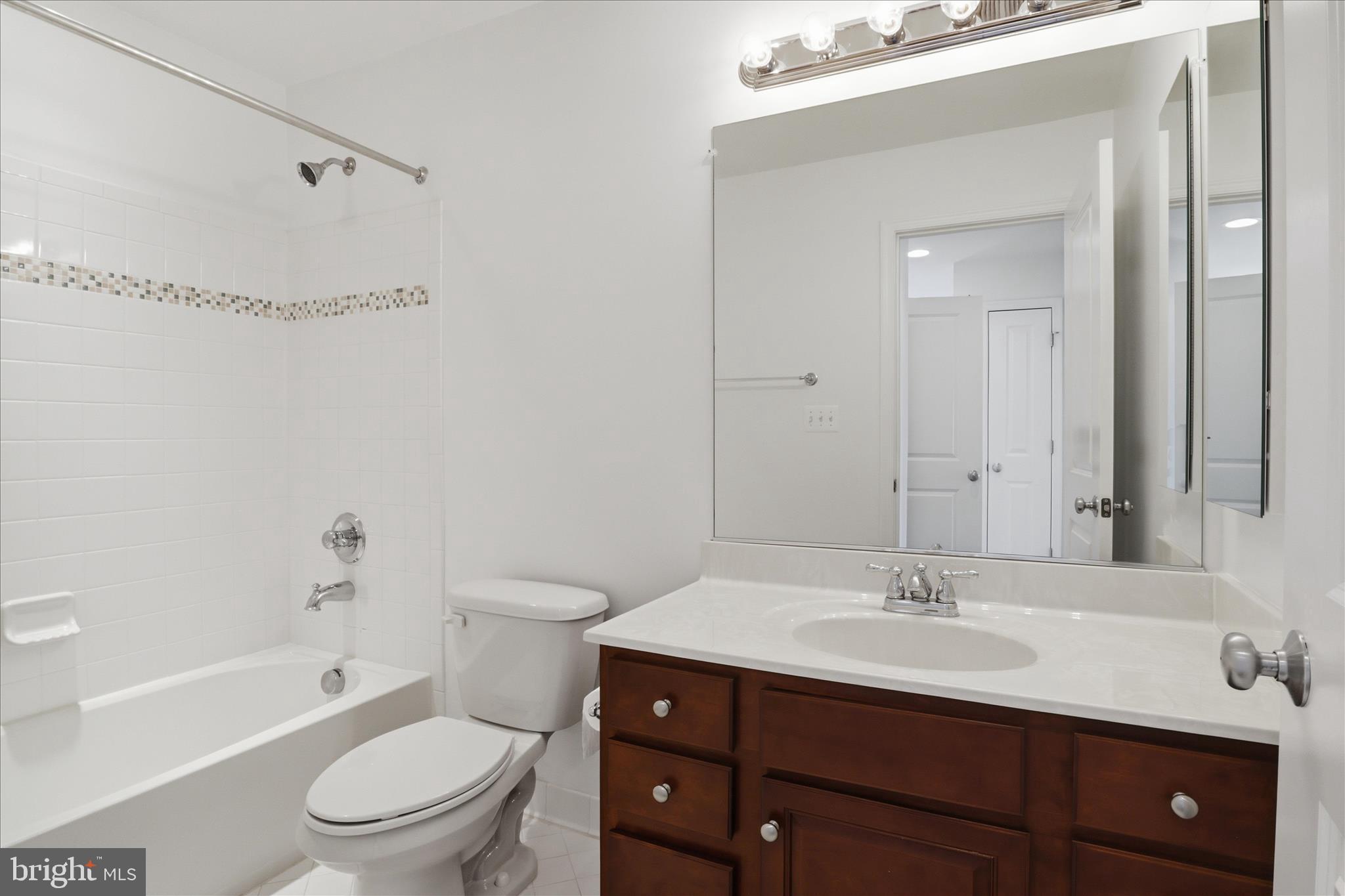 STRATSHIRE CROSSING - Residential