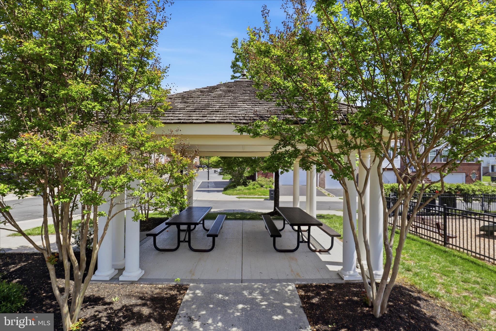 STRATSHIRE CROSSING - Residential