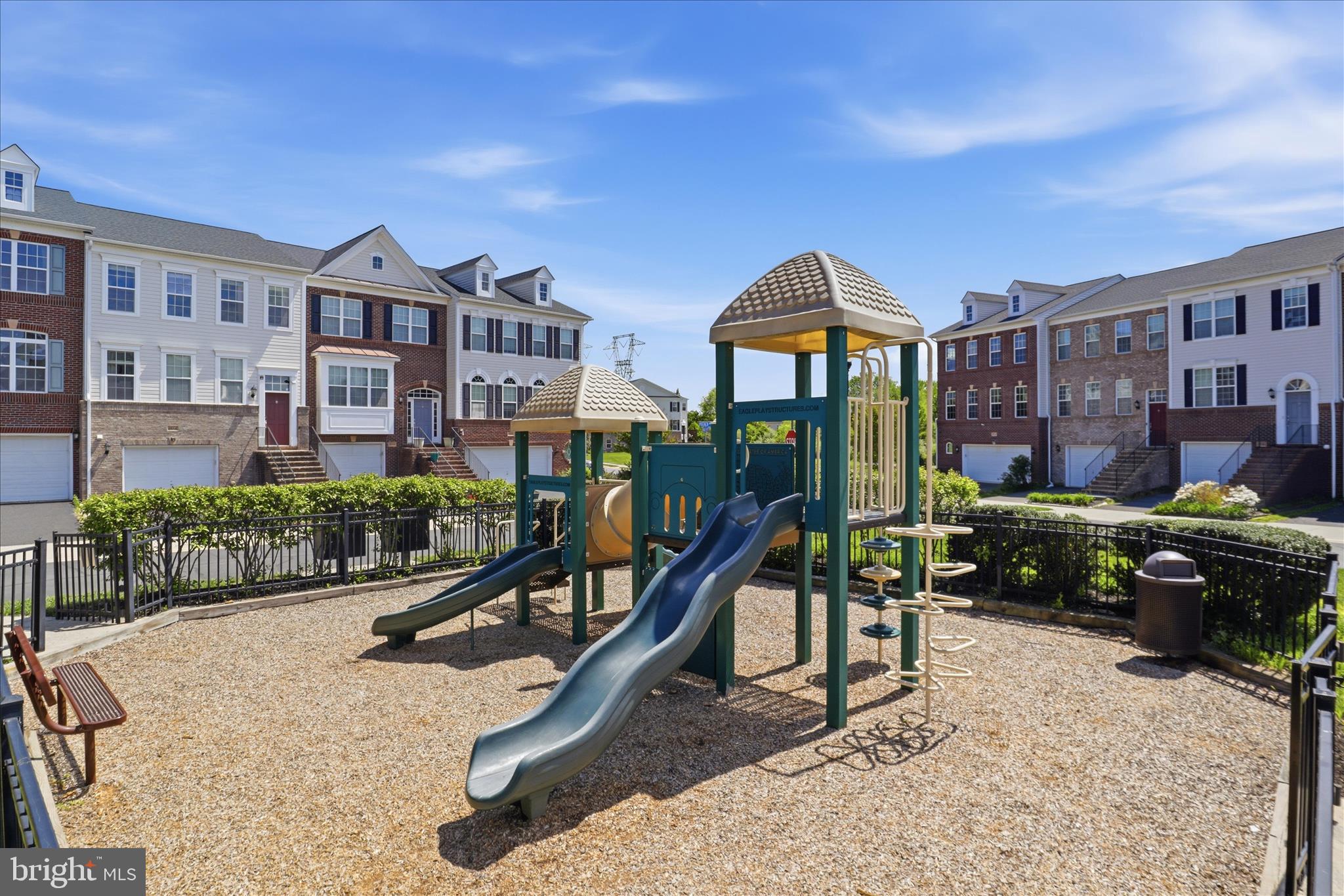 STRATSHIRE CROSSING - Residential