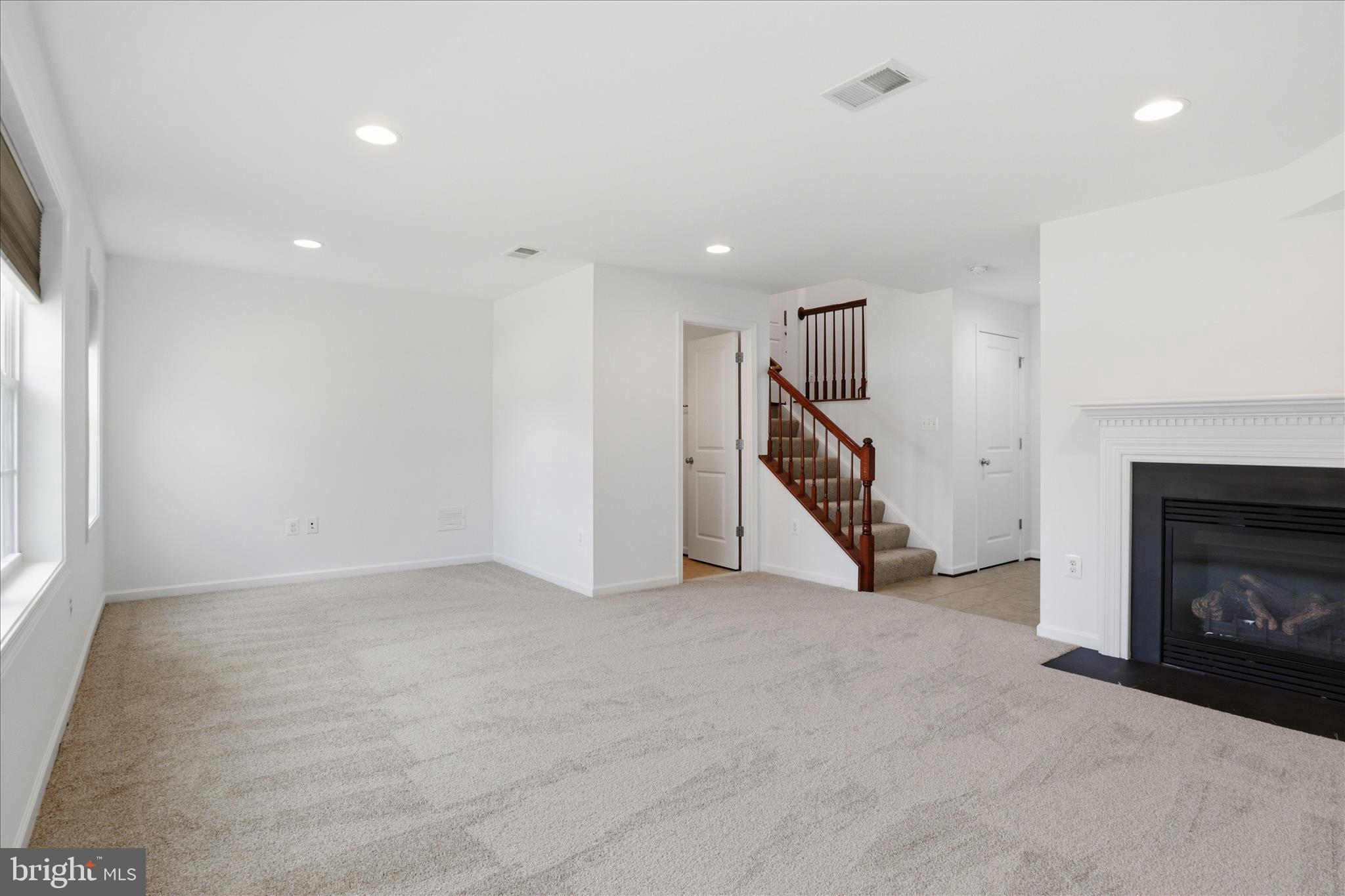 STRATSHIRE CROSSING - Residential