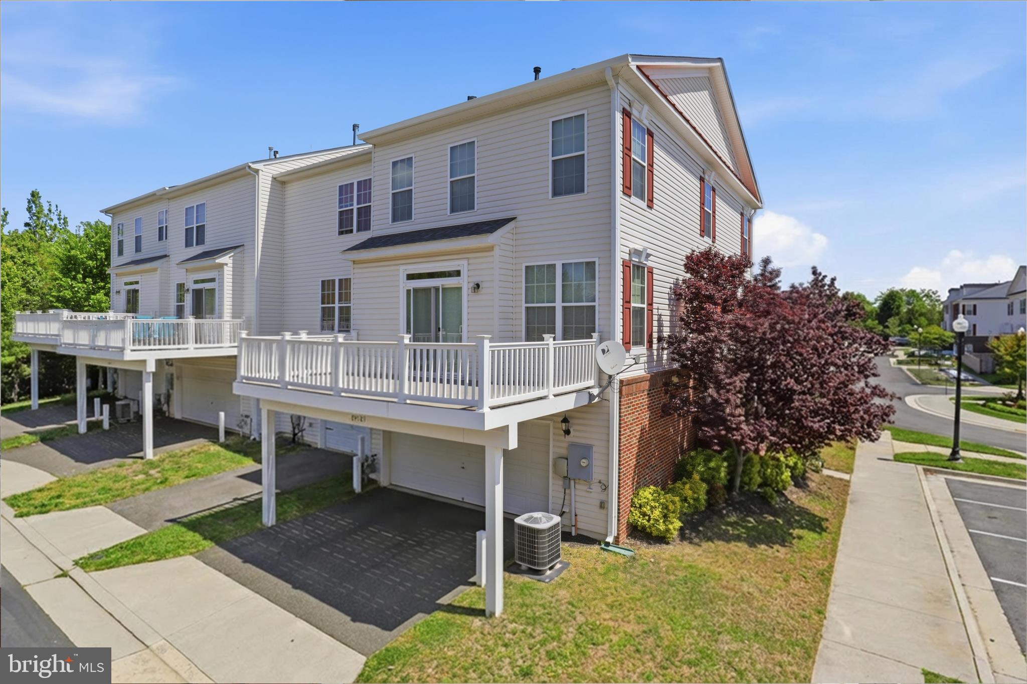 STRATSHIRE CROSSING - Residential