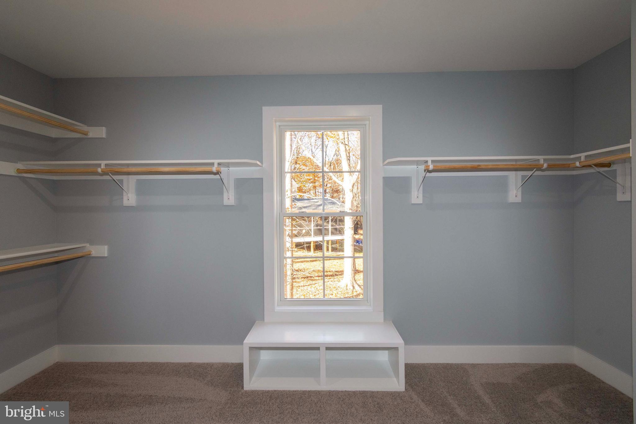 ROLLING WOODS - Residential