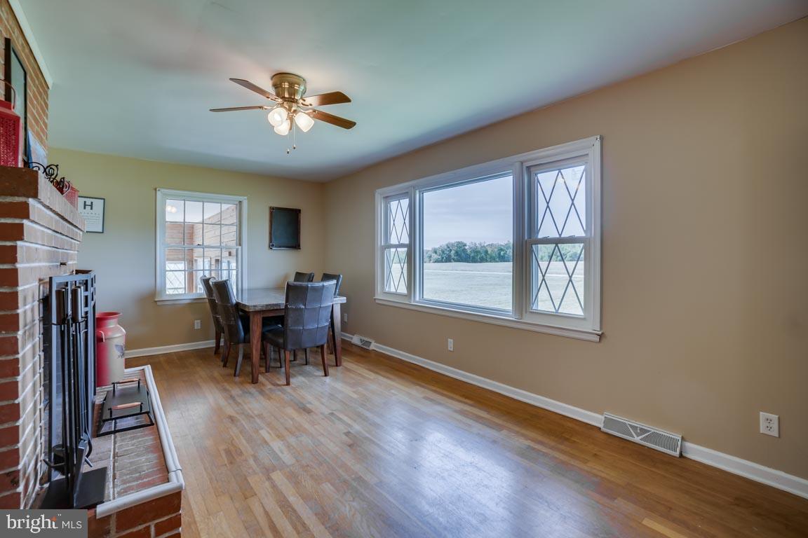 WOODFORD - Residential