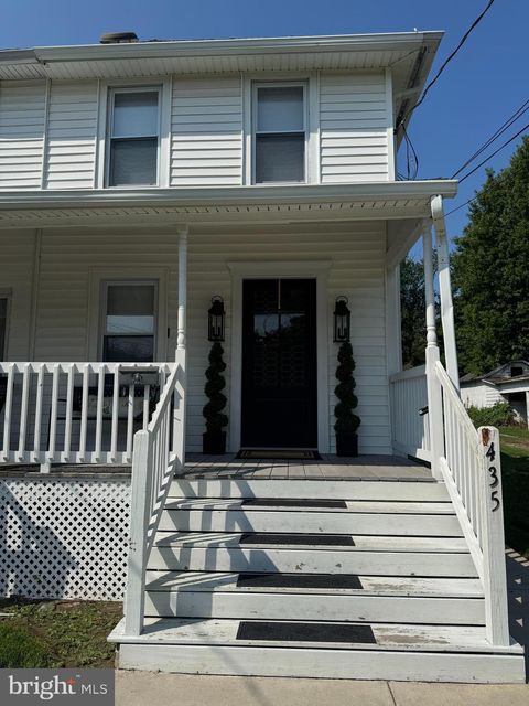 Townhouse For Sale - 435 Madison Avenue<br/> WILLIAMSTOWN, NJ 08094