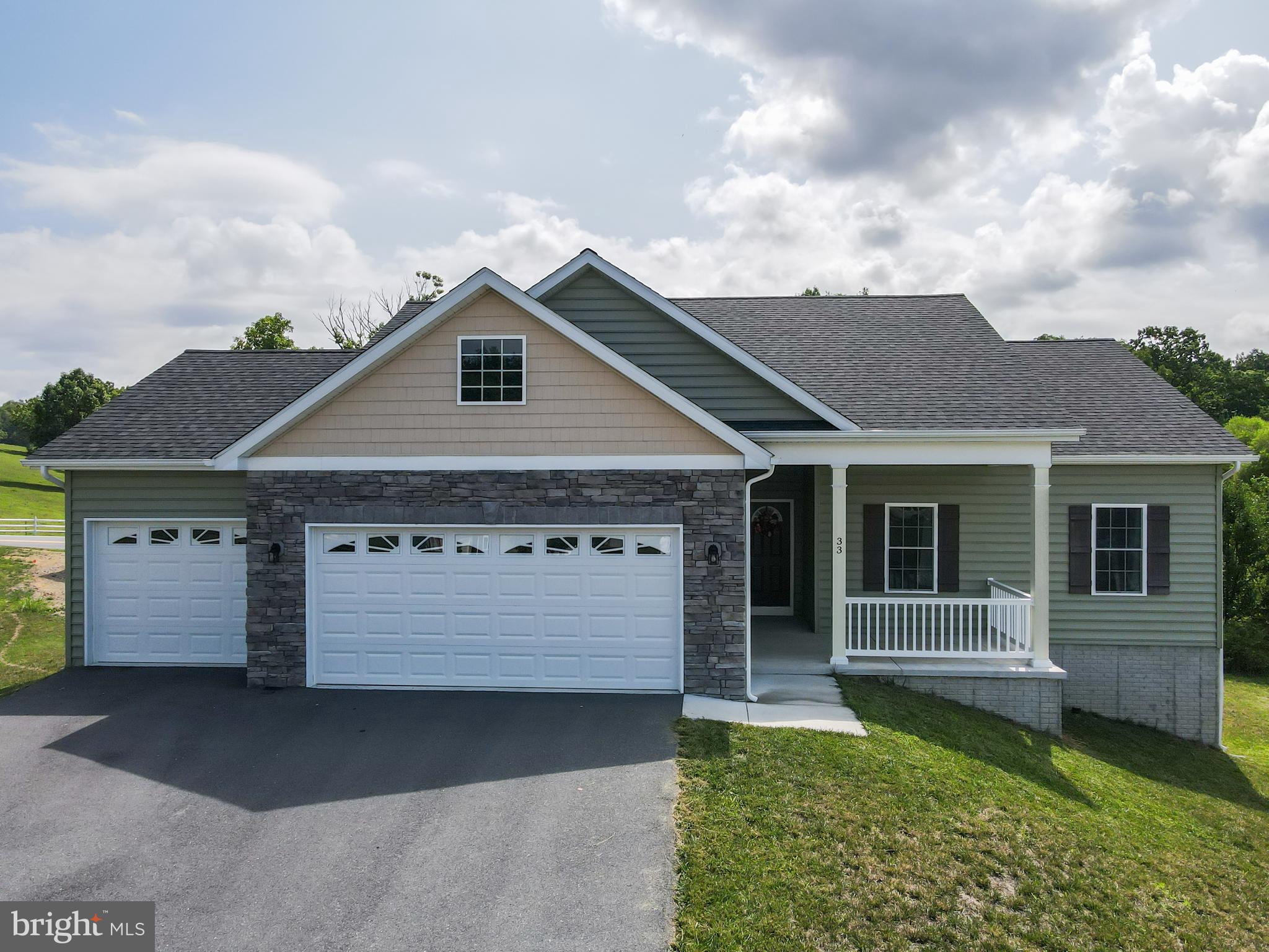 LINKS PLACE - Residential