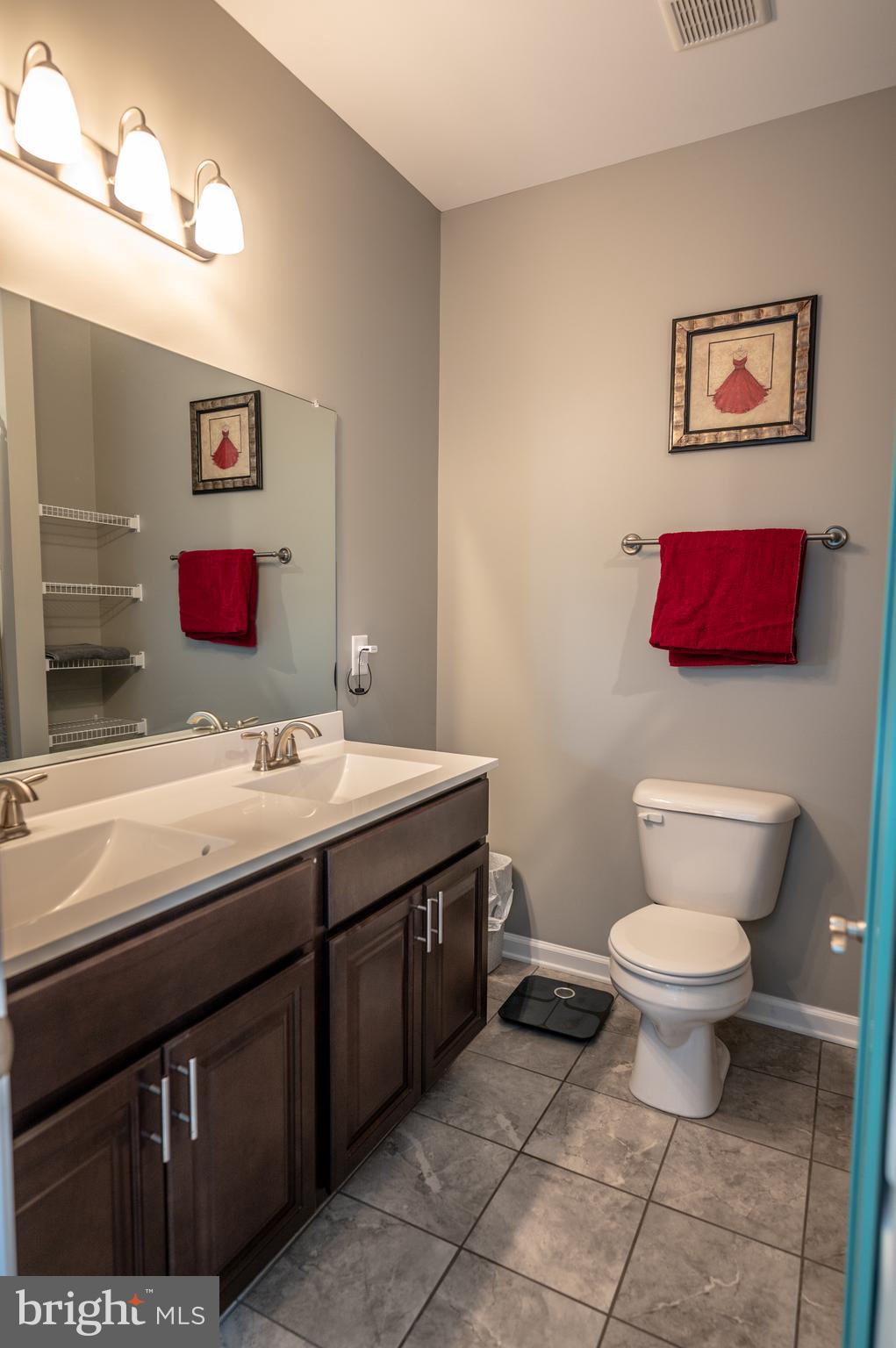 LINKS PLACE - Residential