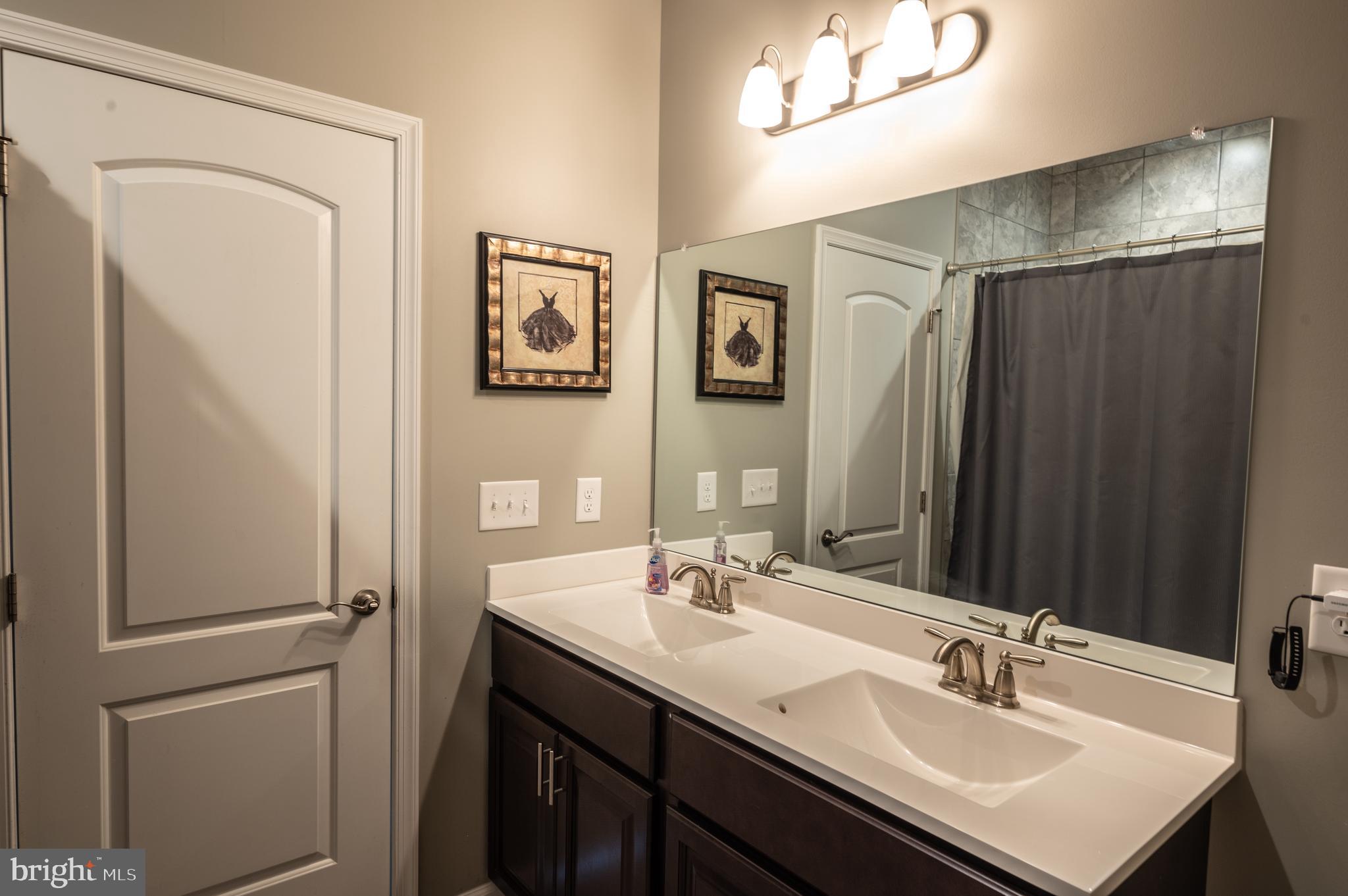 LINKS PLACE - Residential