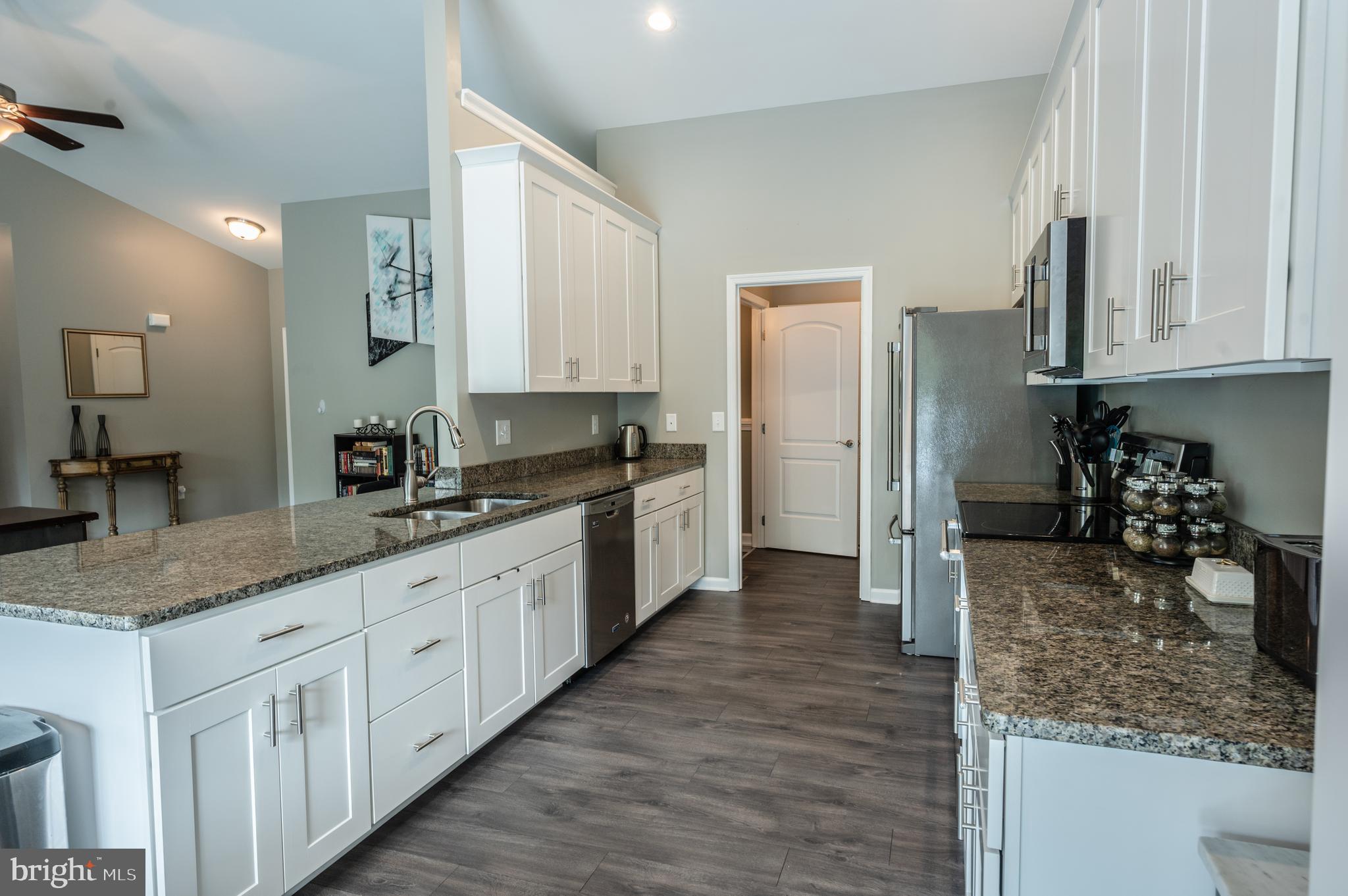 LINKS PLACE - Residential