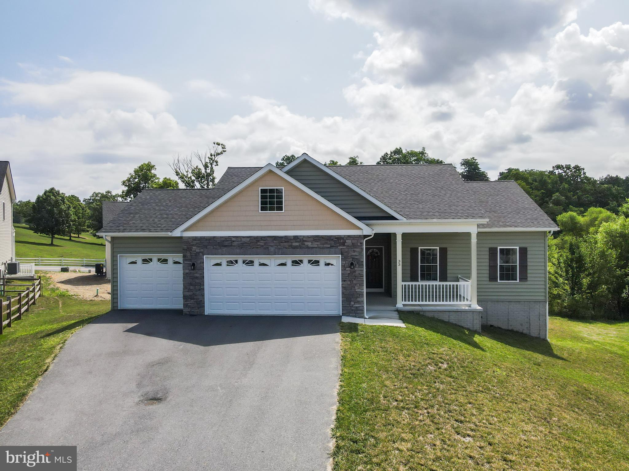 LINKS PLACE - Residential