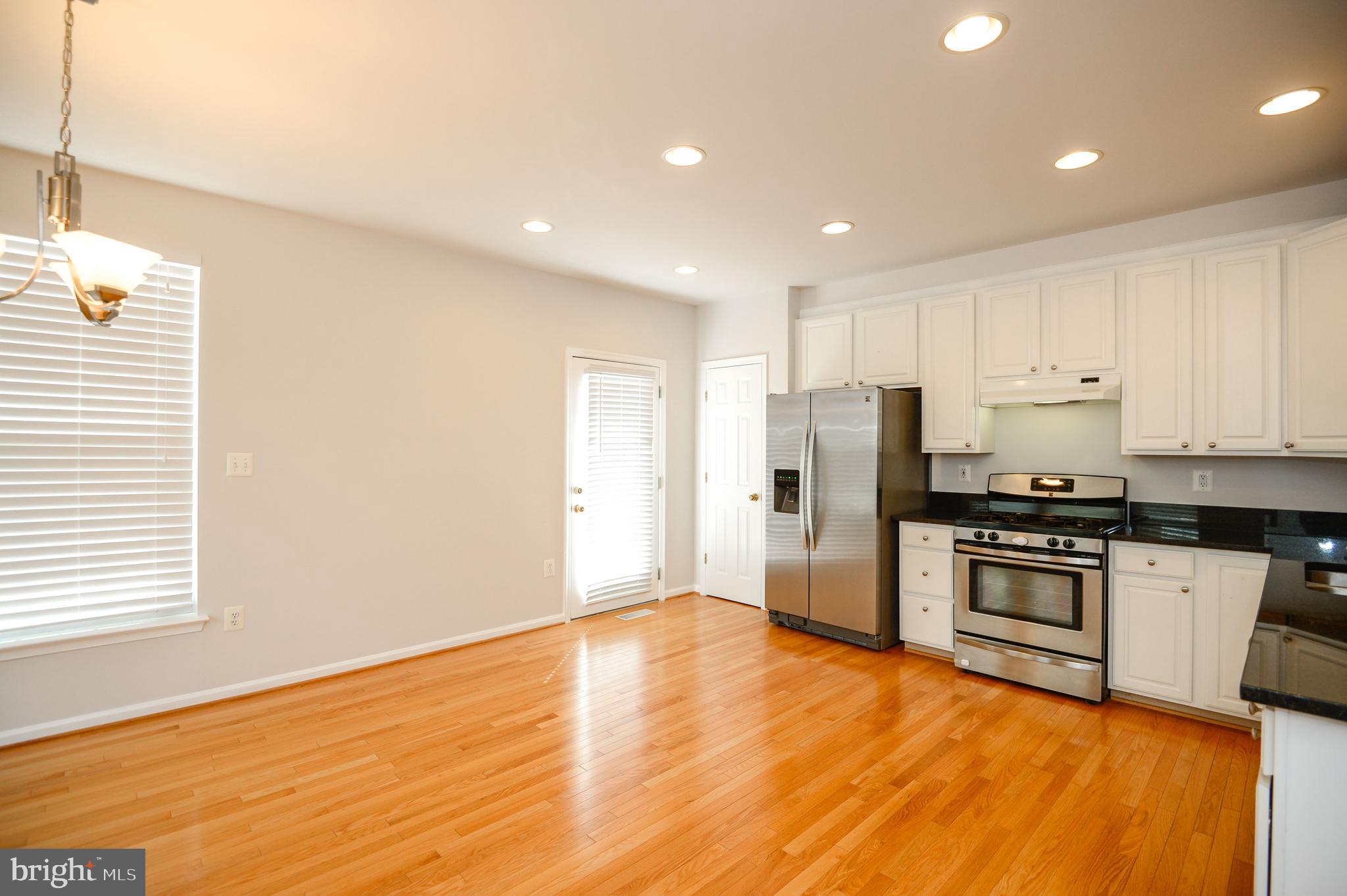 ASHBURN VILLAGE - Residential