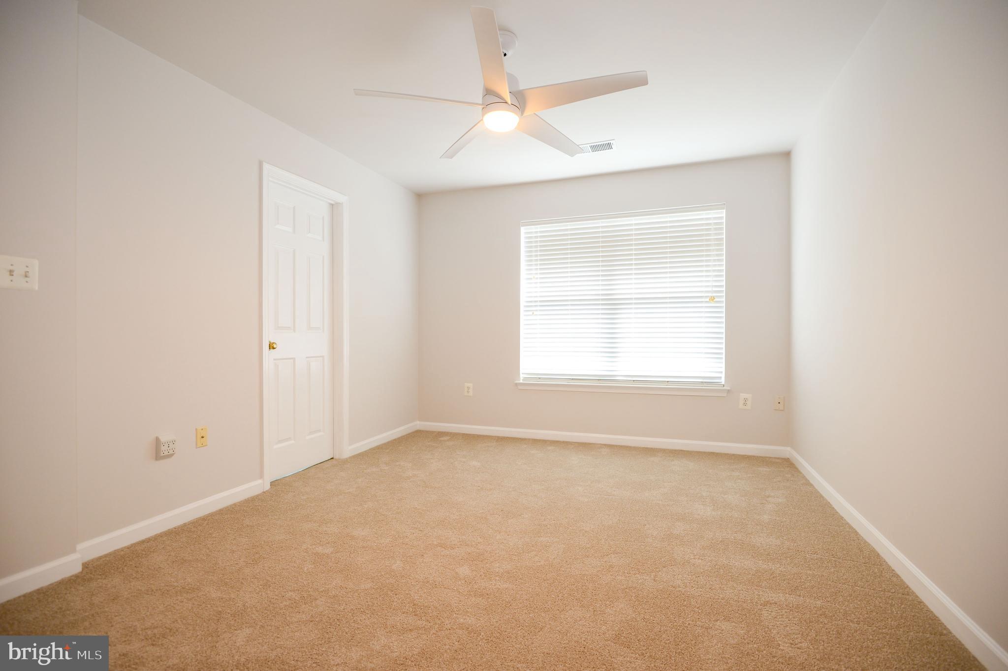 ASHBURN VILLAGE - Residential