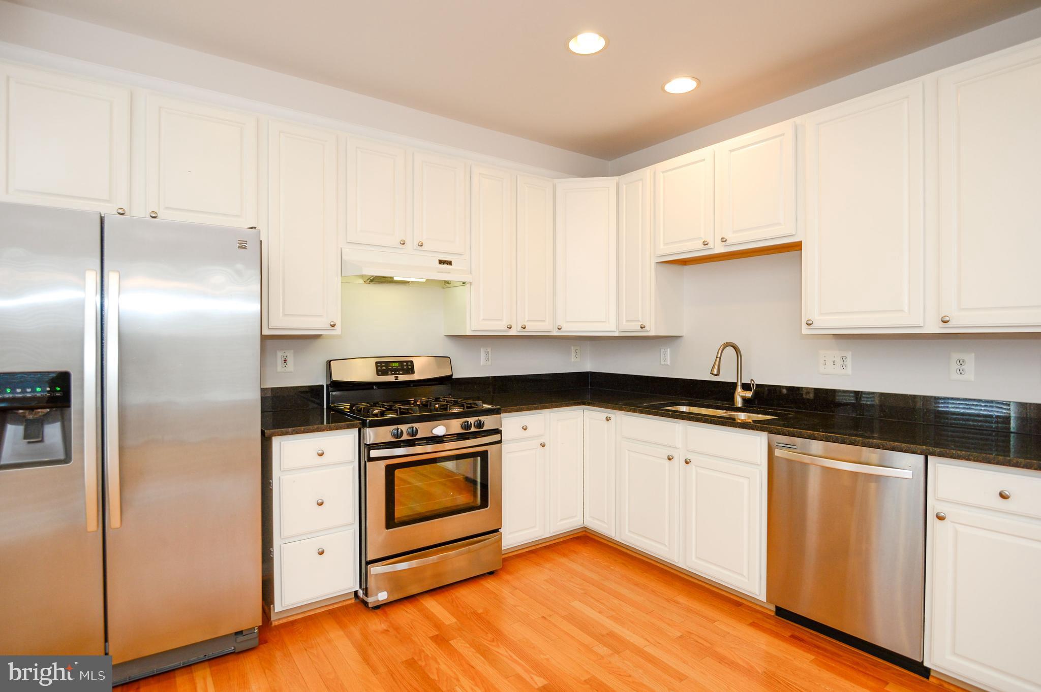 ASHBURN VILLAGE - Residential