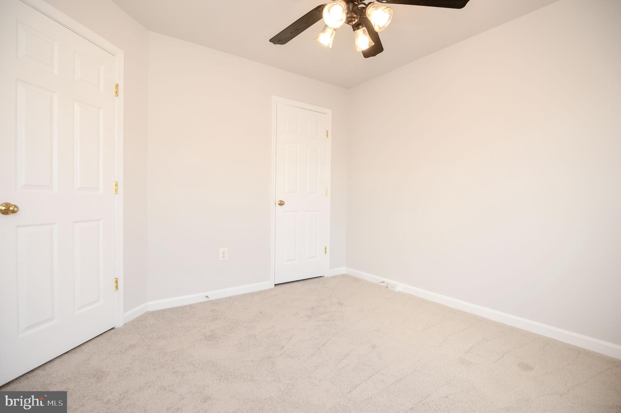 ASHBURN VILLAGE - Residential