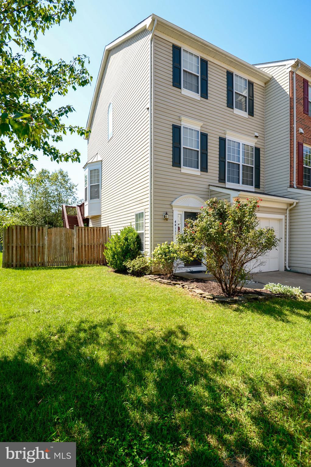 ASHBURN VILLAGE - Residential