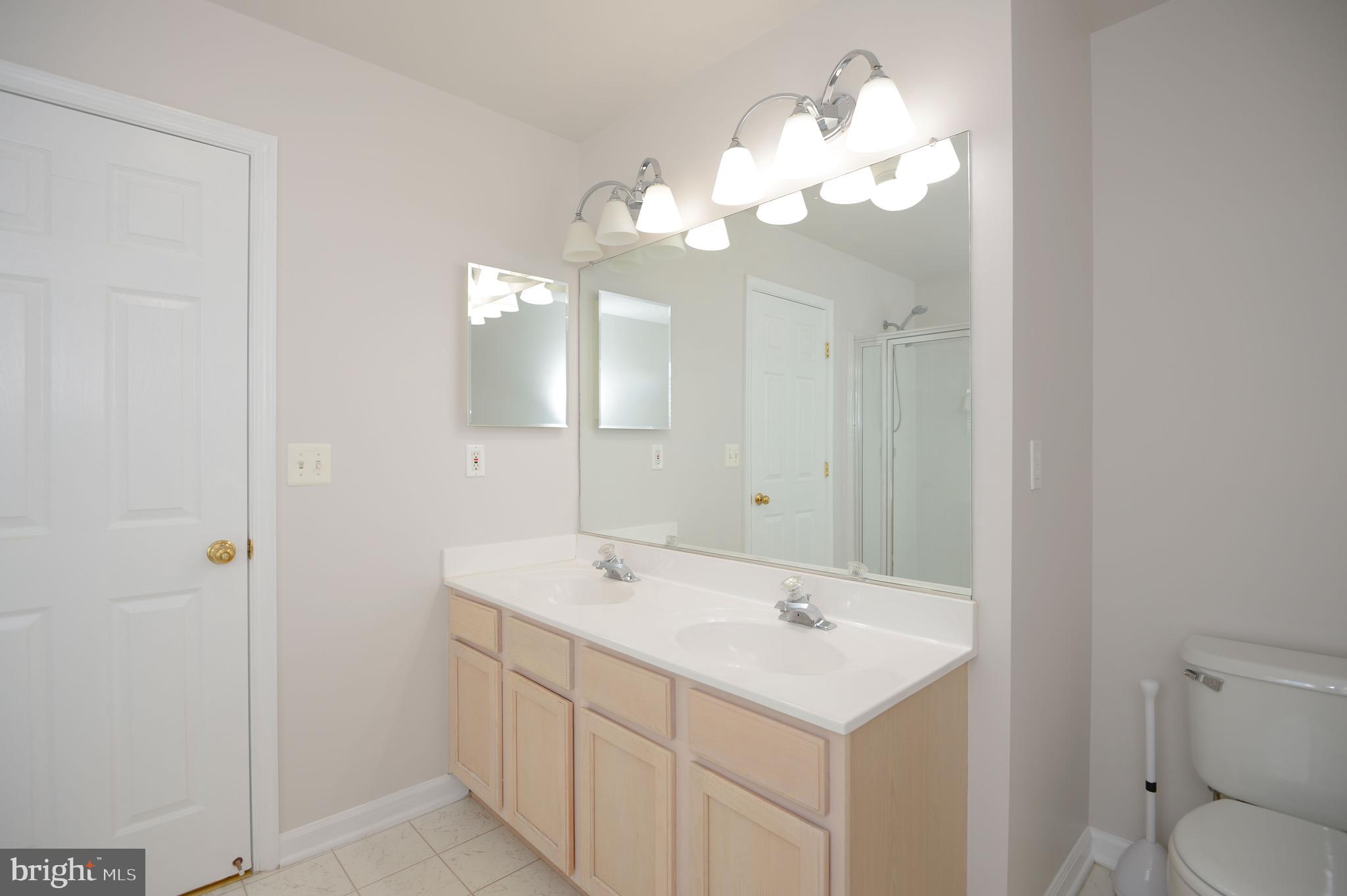 ASHBURN VILLAGE - Residential