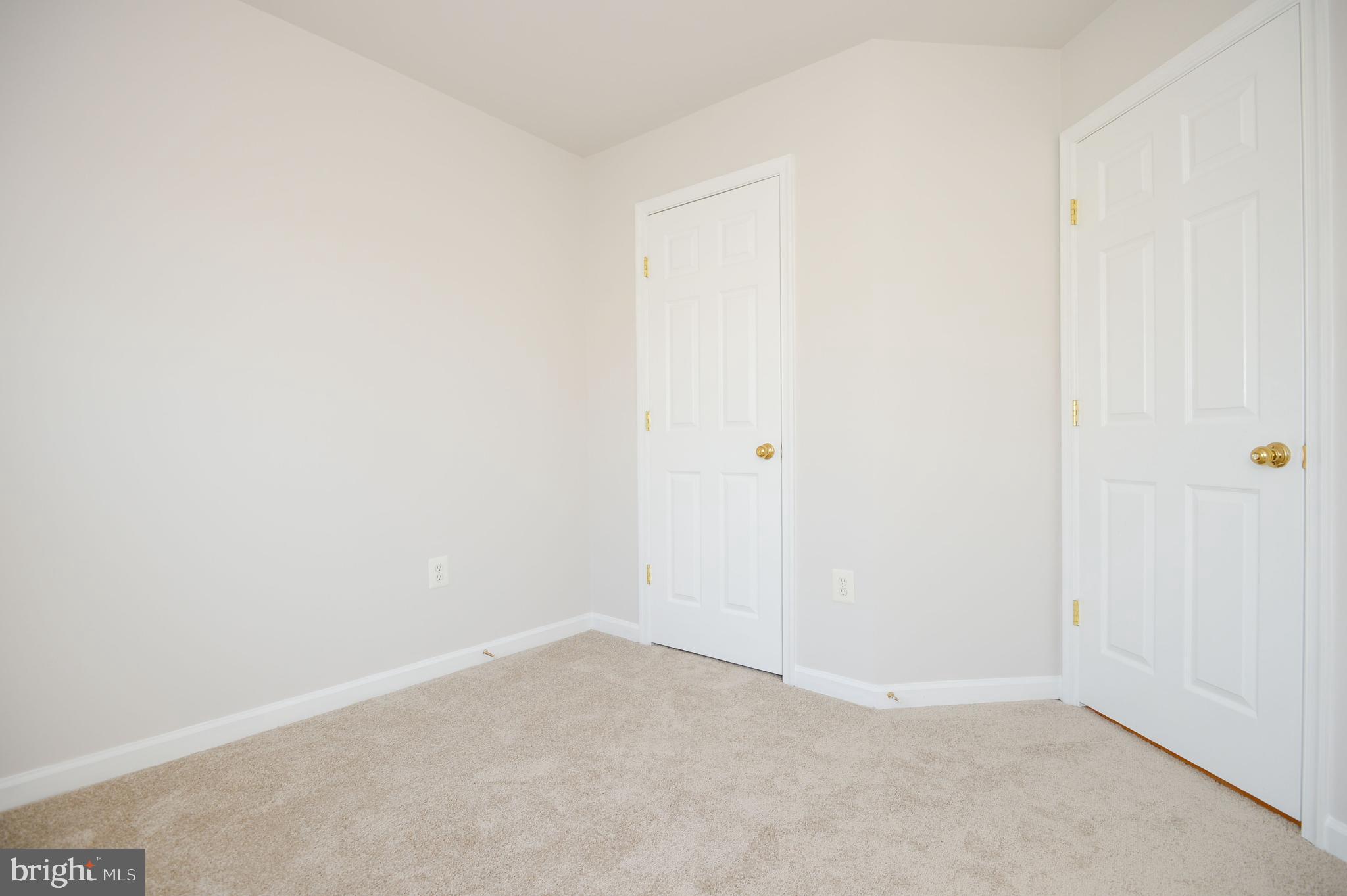 ASHBURN VILLAGE - Residential