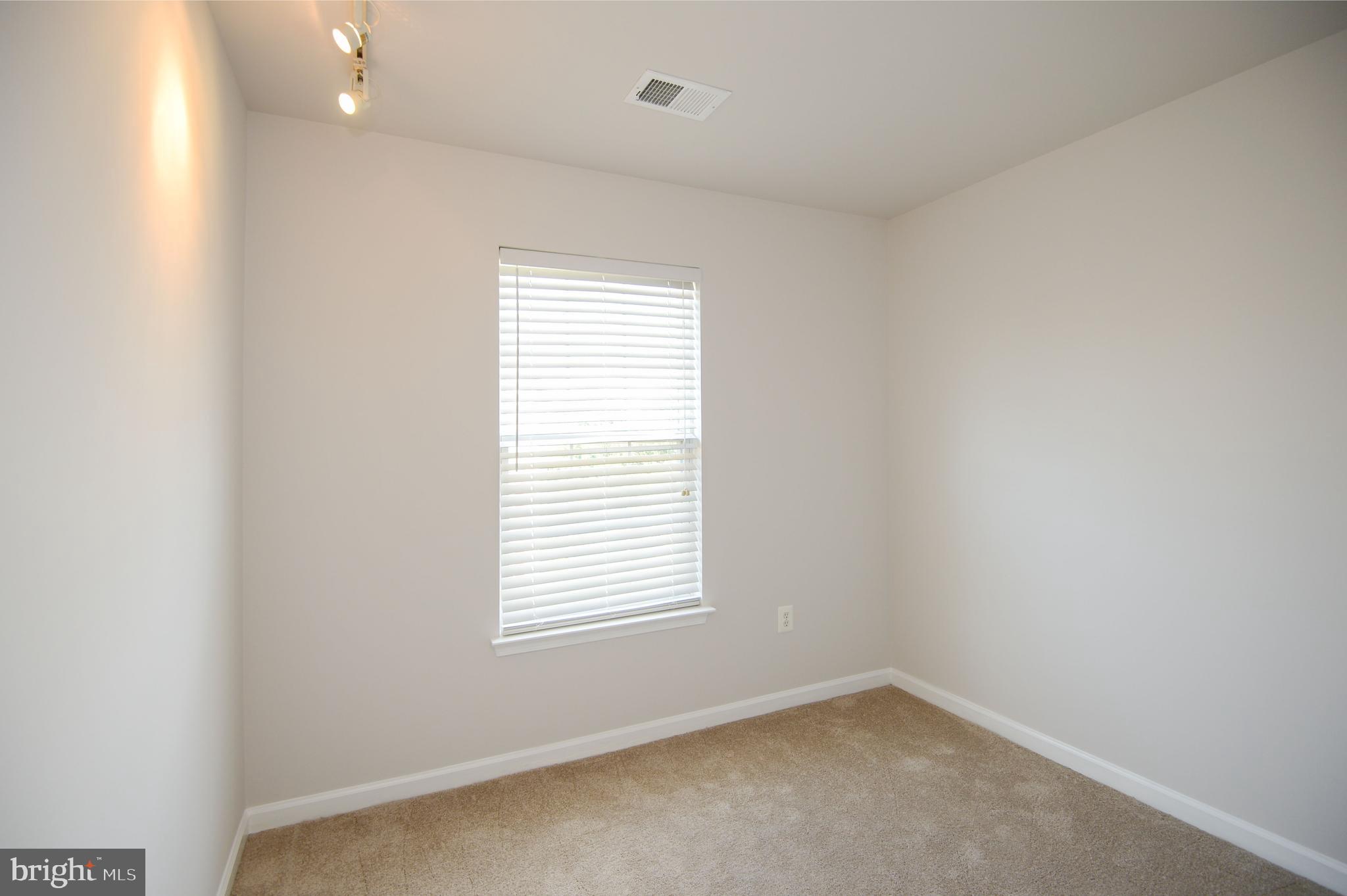 ASHBURN VILLAGE - Residential