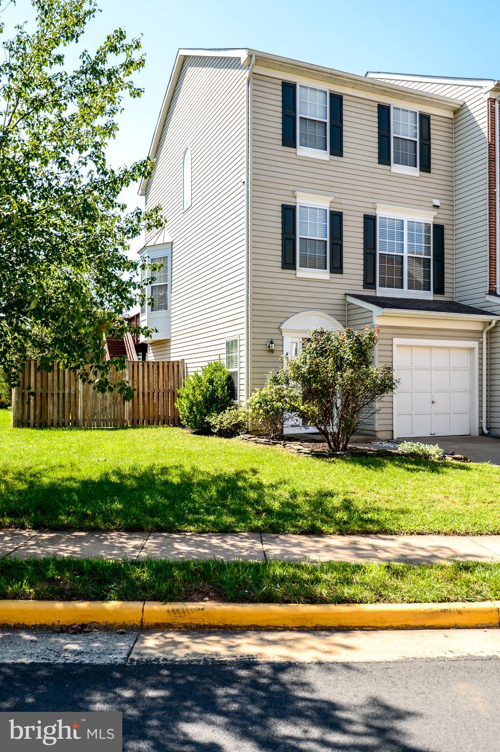 ASHBURN VILLAGE - Residential