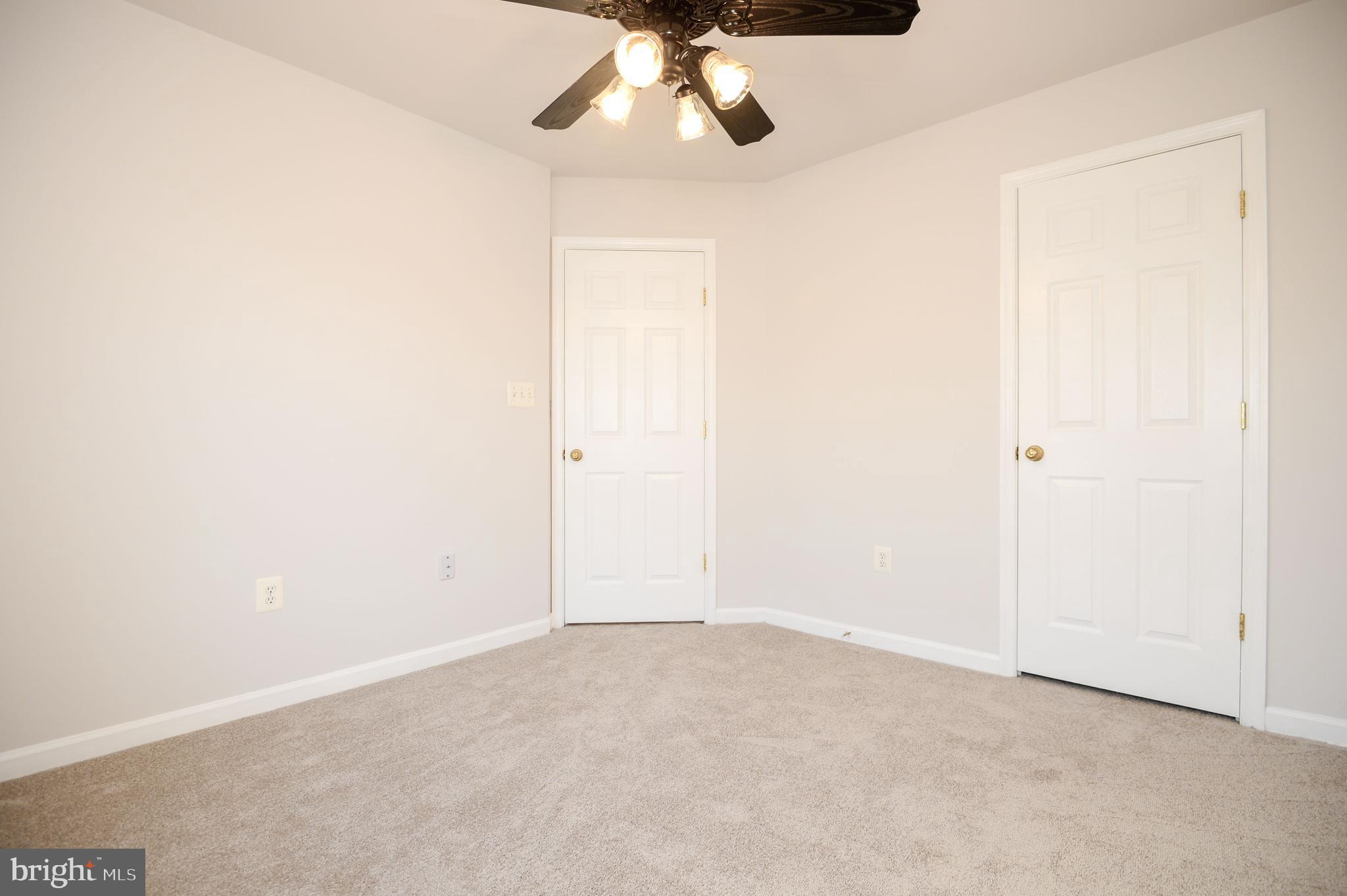 ASHBURN VILLAGE - Residential