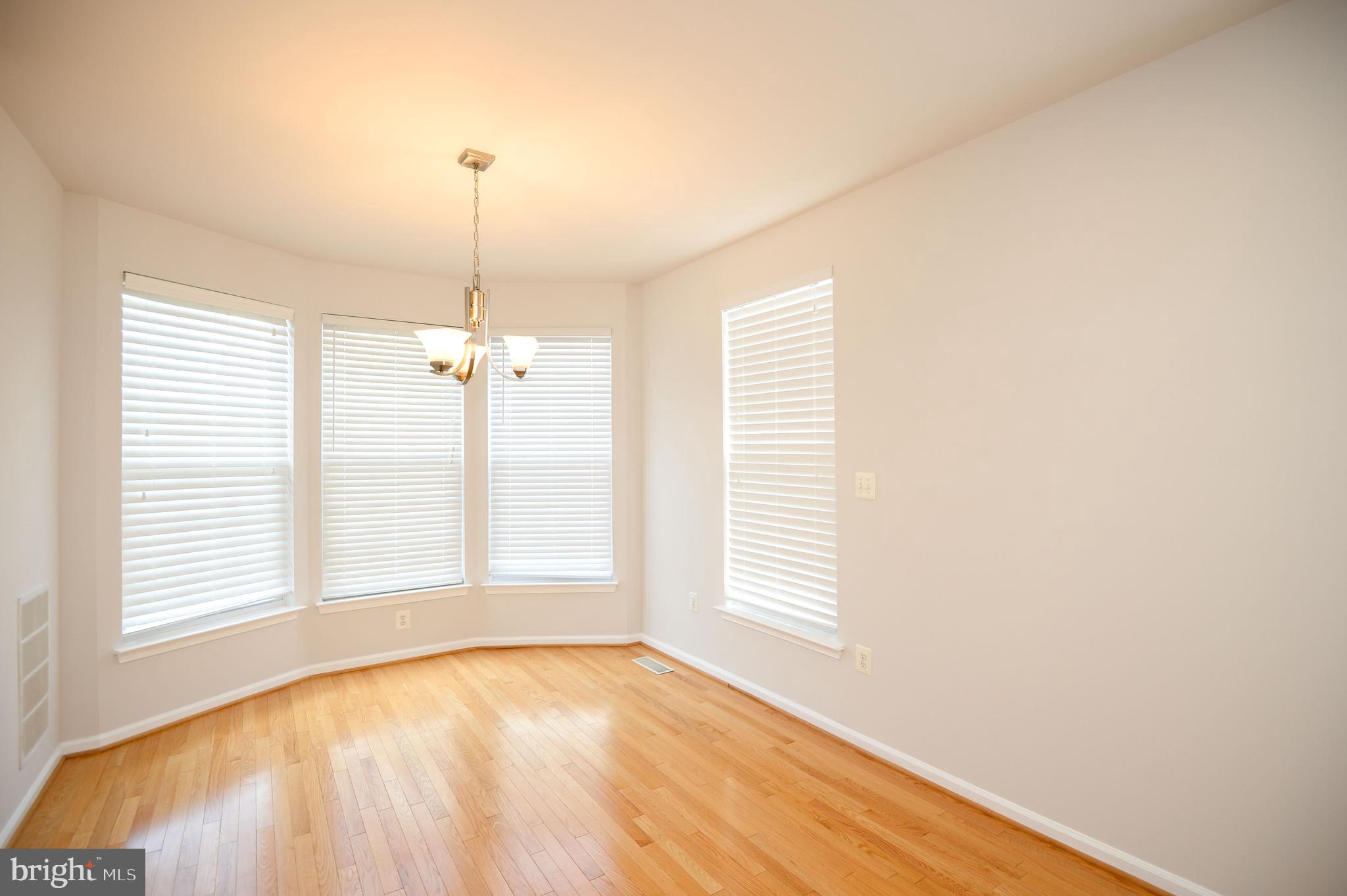 ASHBURN VILLAGE - Residential