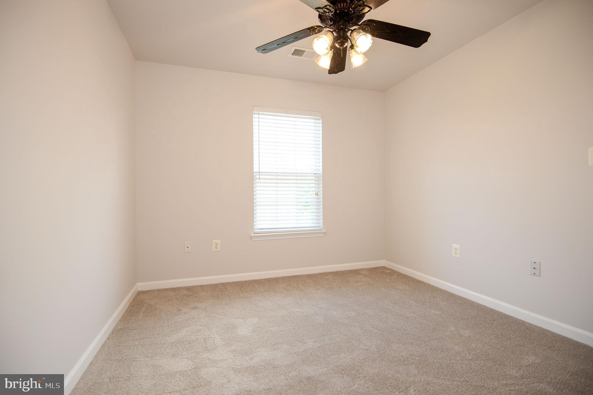 ASHBURN VILLAGE - Residential