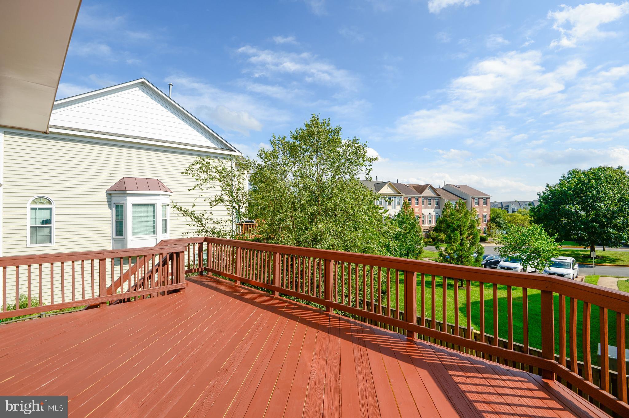 ASHBURN VILLAGE - Residential