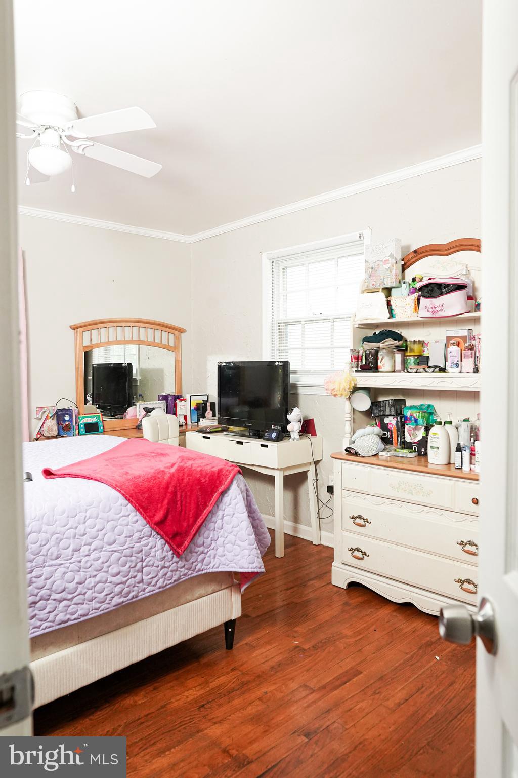 SUBURBAN ESTATES - Residential