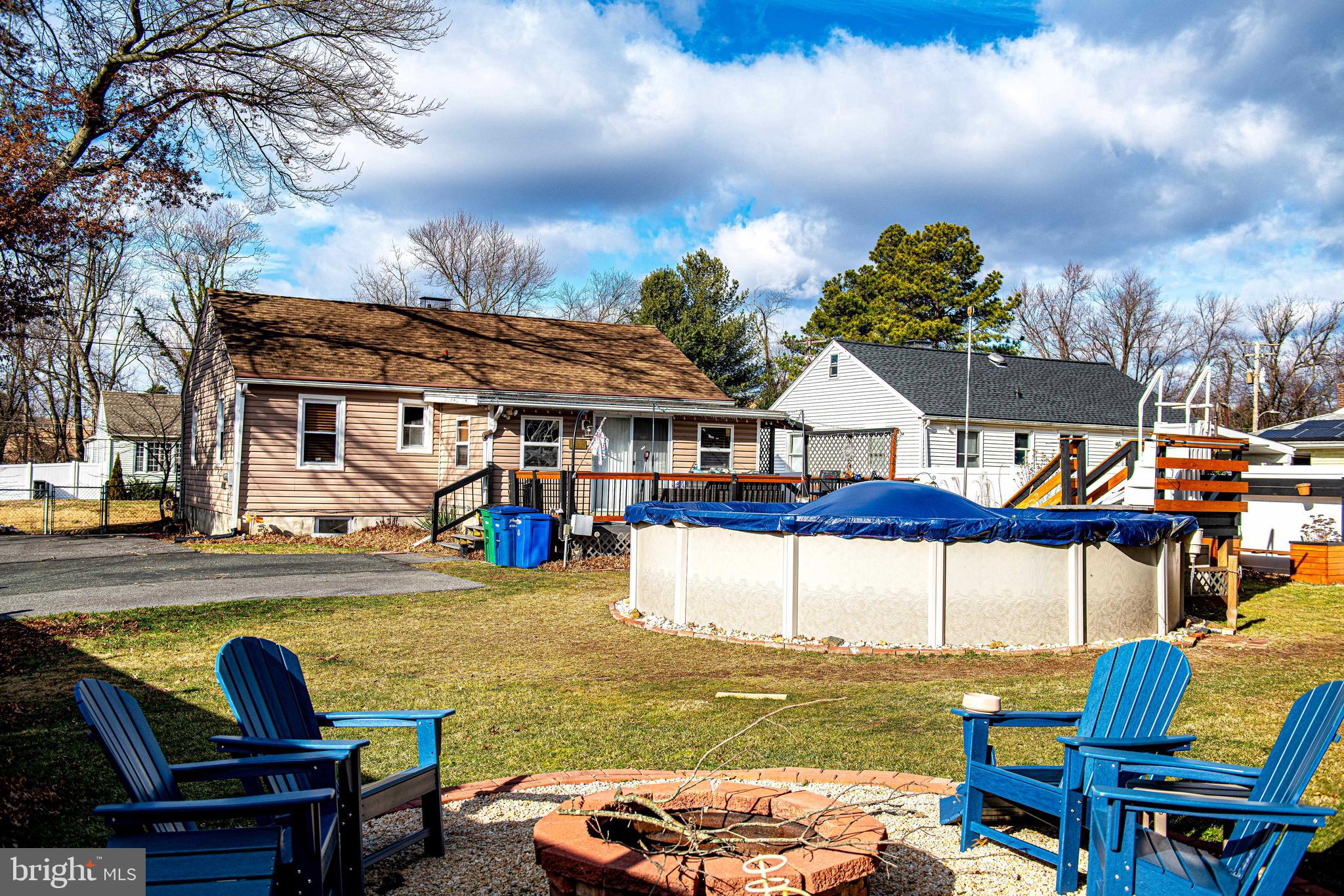 PARADISE MANOR - Residential