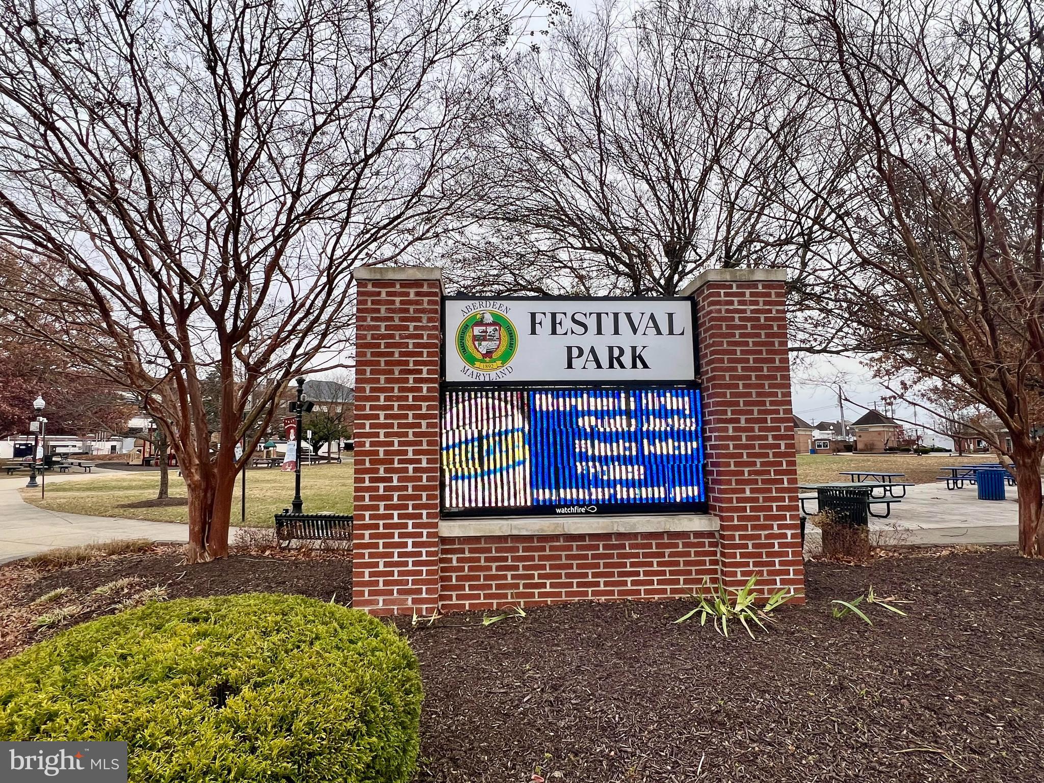 PARADISE MANOR - Residential