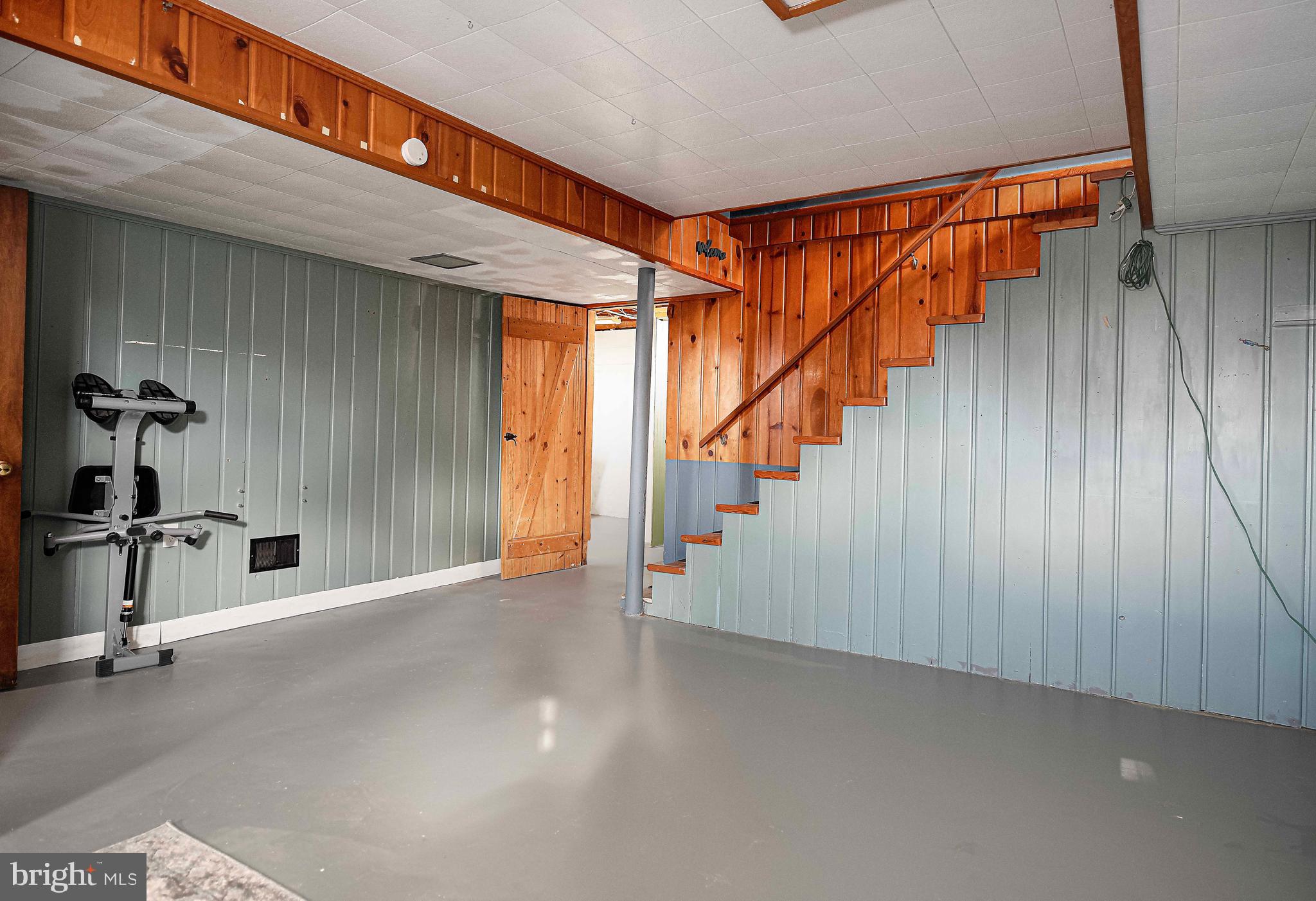 PARADISE MANOR - Residential