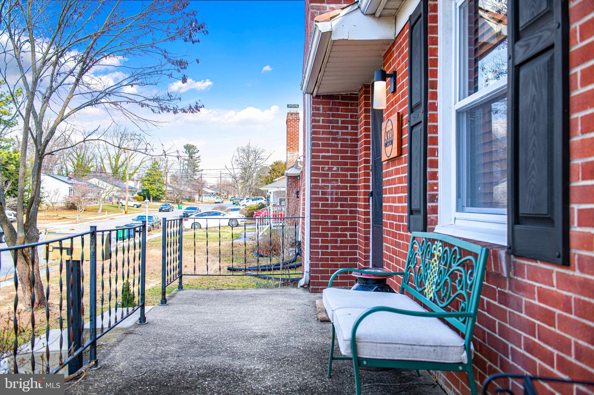 PARADISE MANOR - Residential