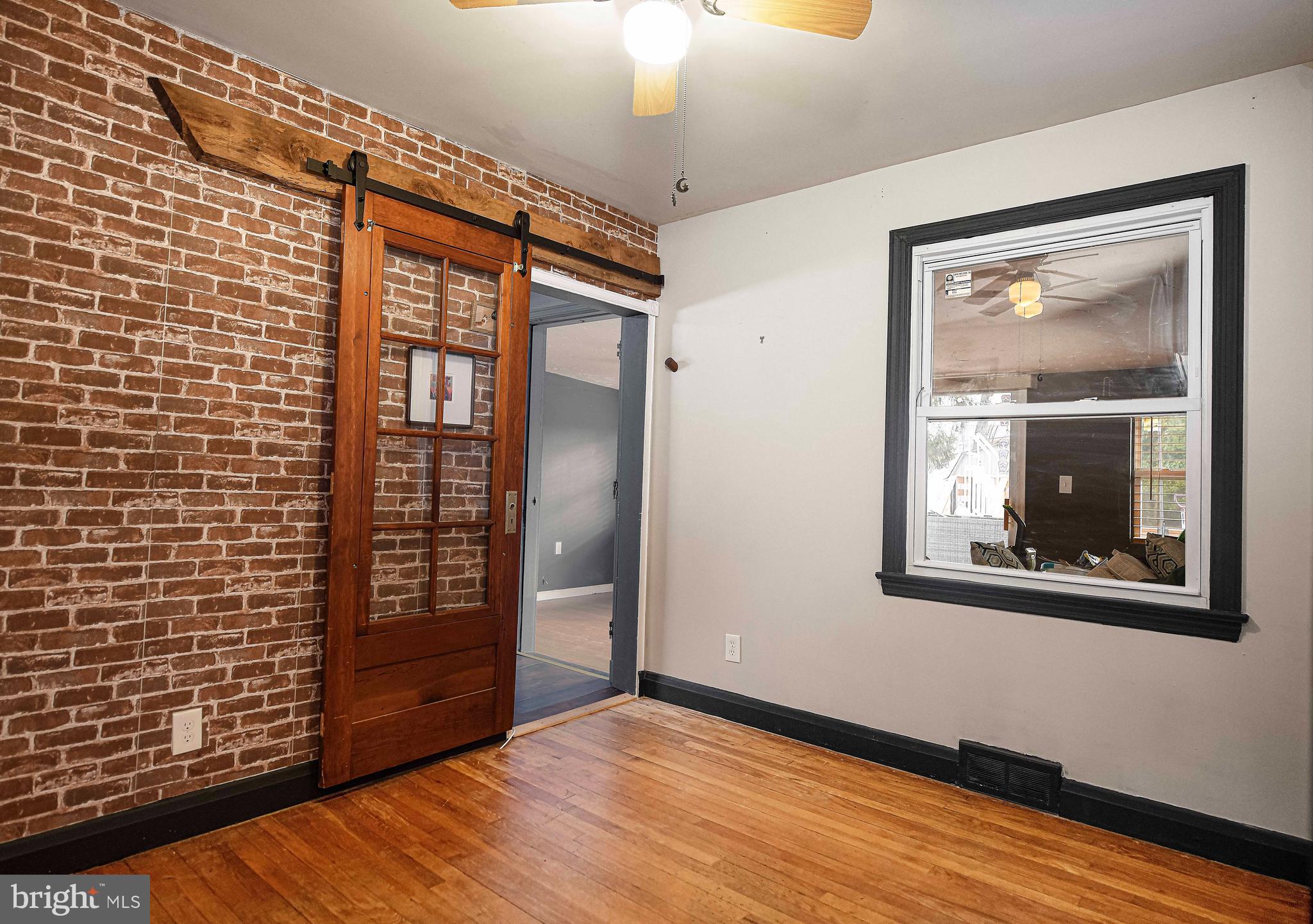 PARADISE MANOR - Residential