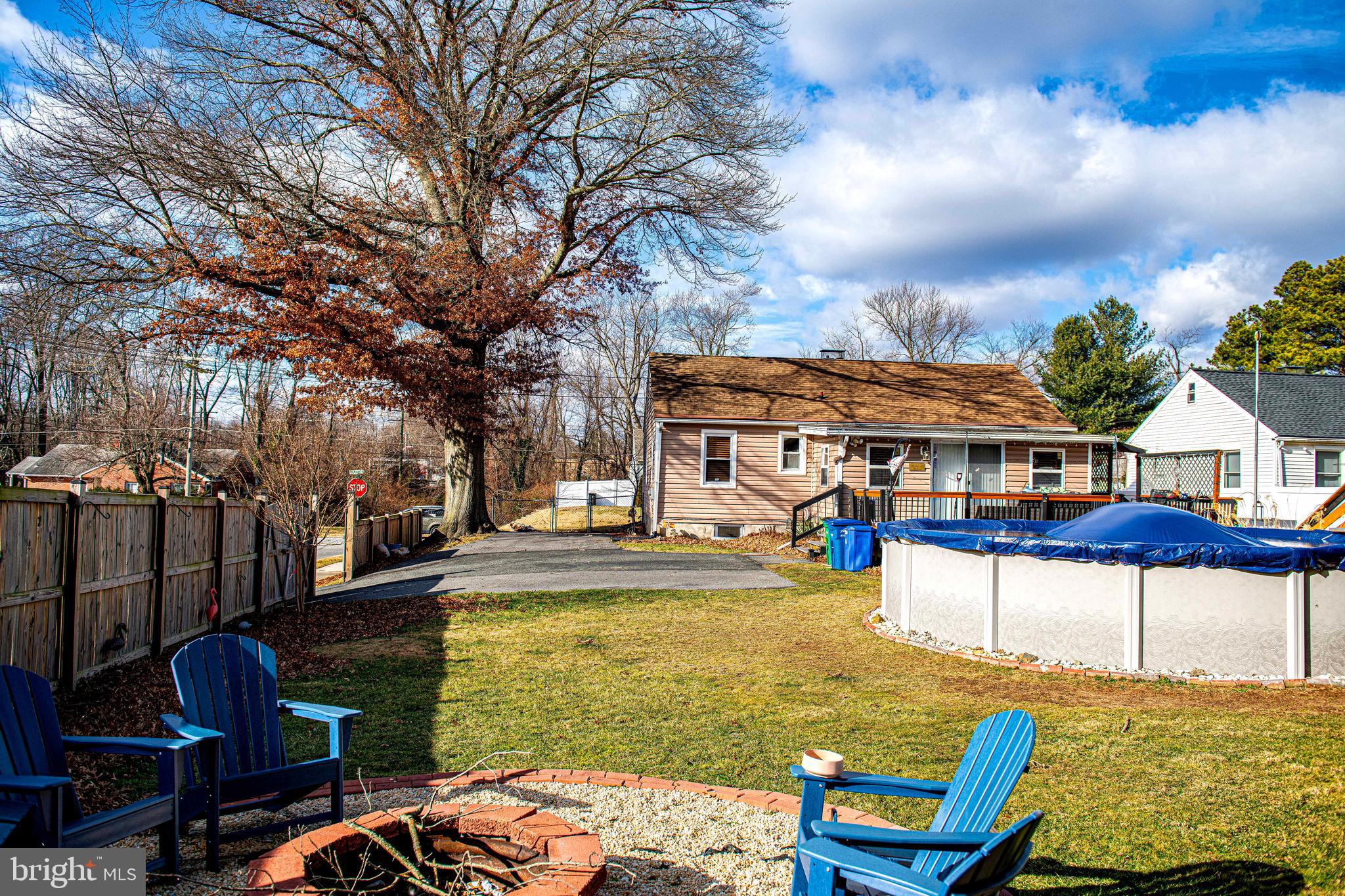 PARADISE MANOR - Residential