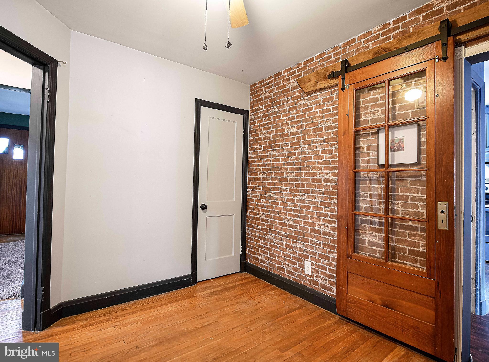 PARADISE MANOR - Residential