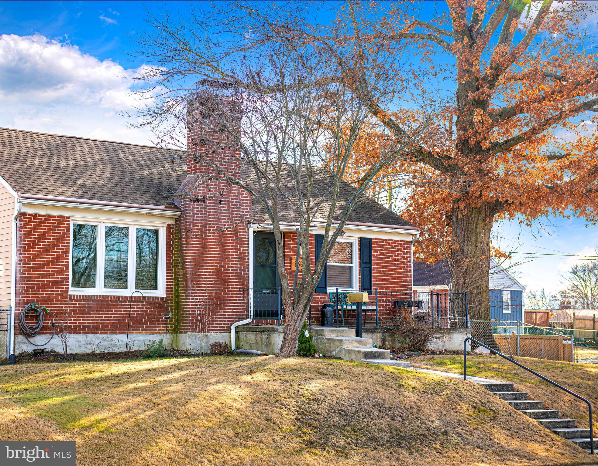 PARADISE MANOR - Residential