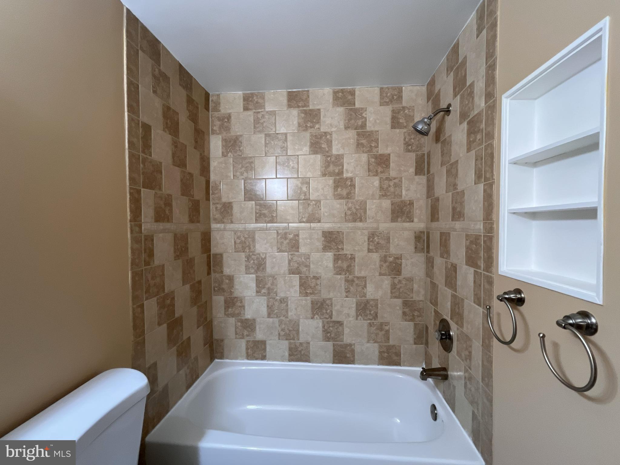 ENFIELD CHASE PLAT FOUR - Residential