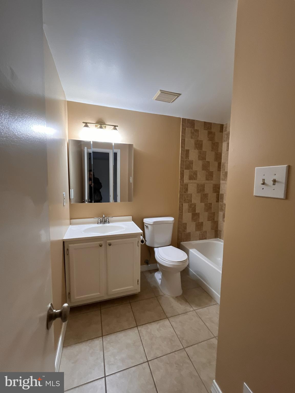 ENFIELD CHASE PLAT FOUR - Residential