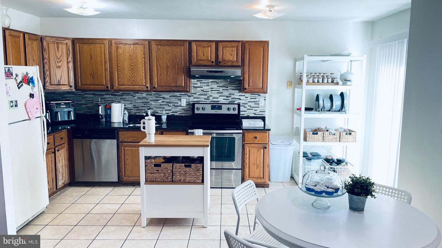 1514 ISAACS COURT