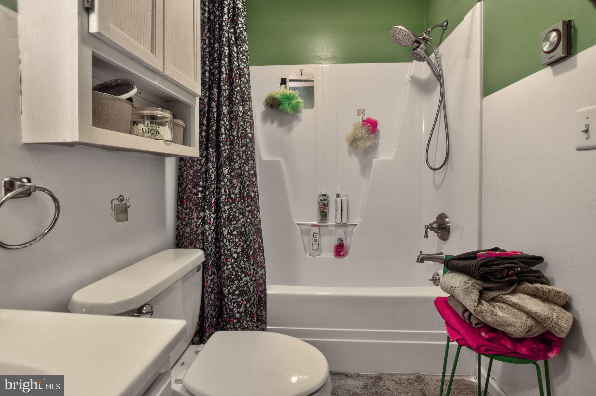 HILLCREST ACRES - Residential