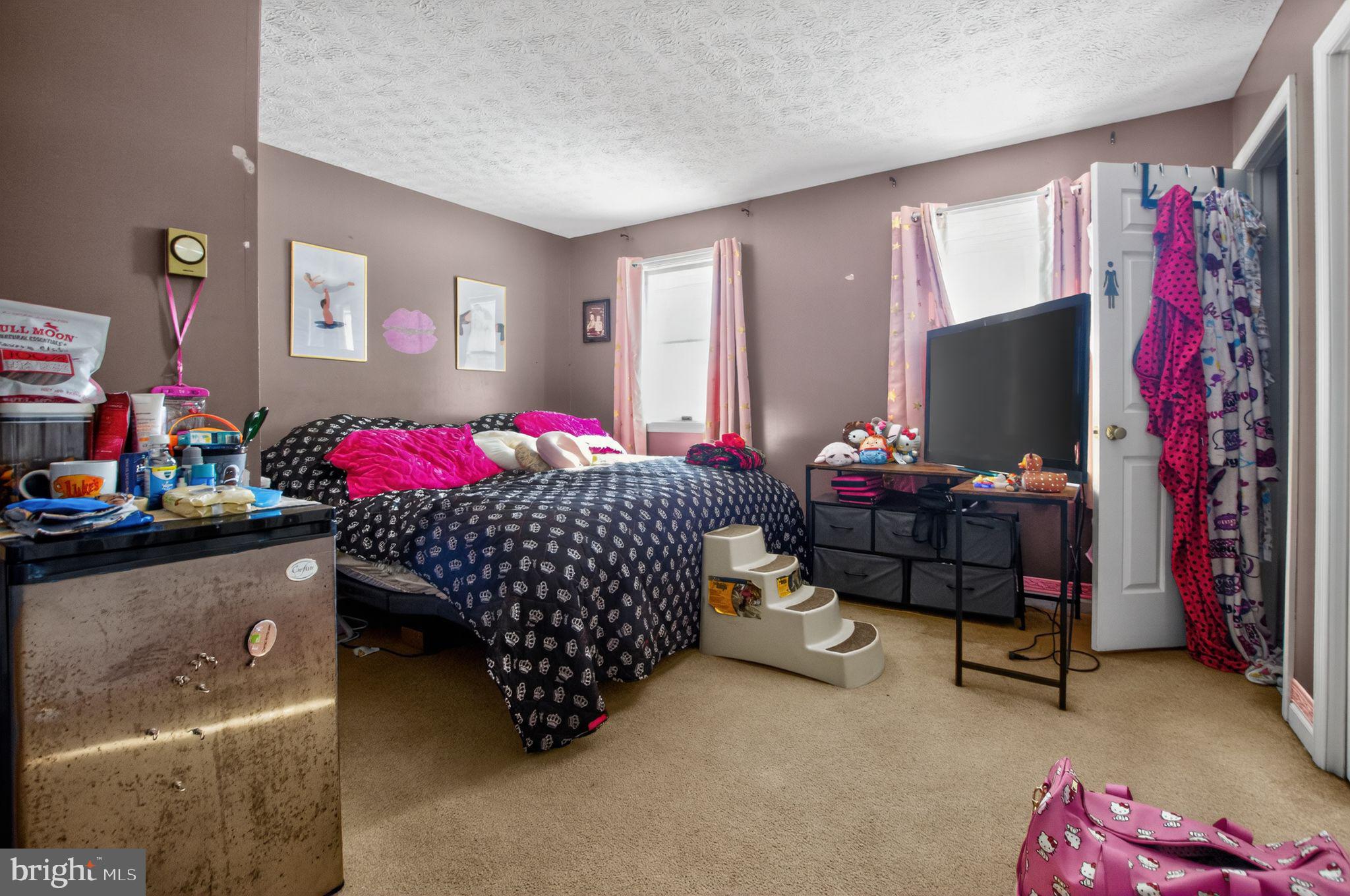 HILLCREST ACRES - Residential