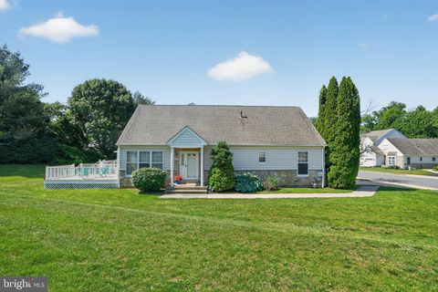 Photo of 4201 Chatham Circle, UPPER CHICHESTER, PA 19014 (MLS # PADE2112182)