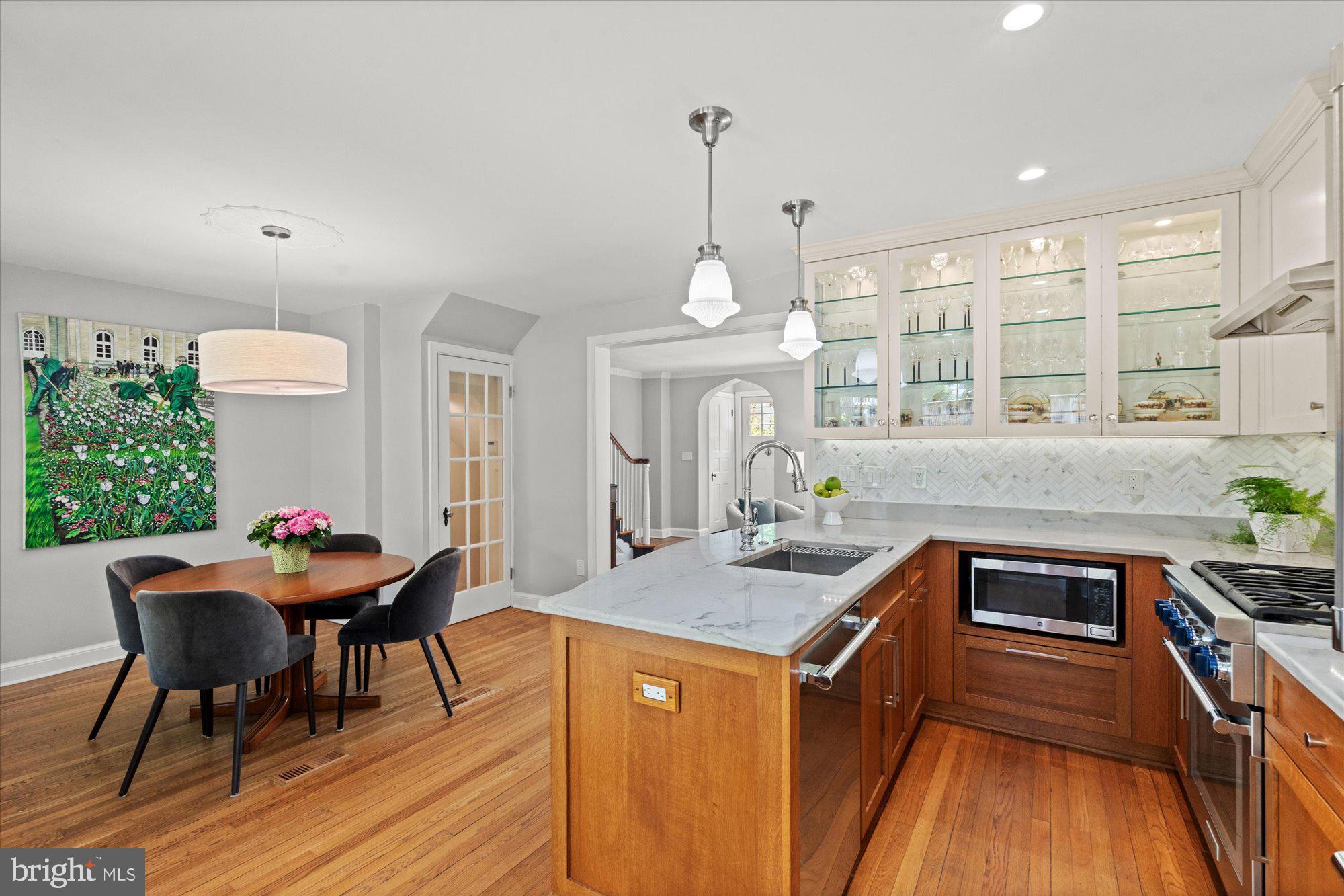 MEADOWBROOK VILLAGE - Residential