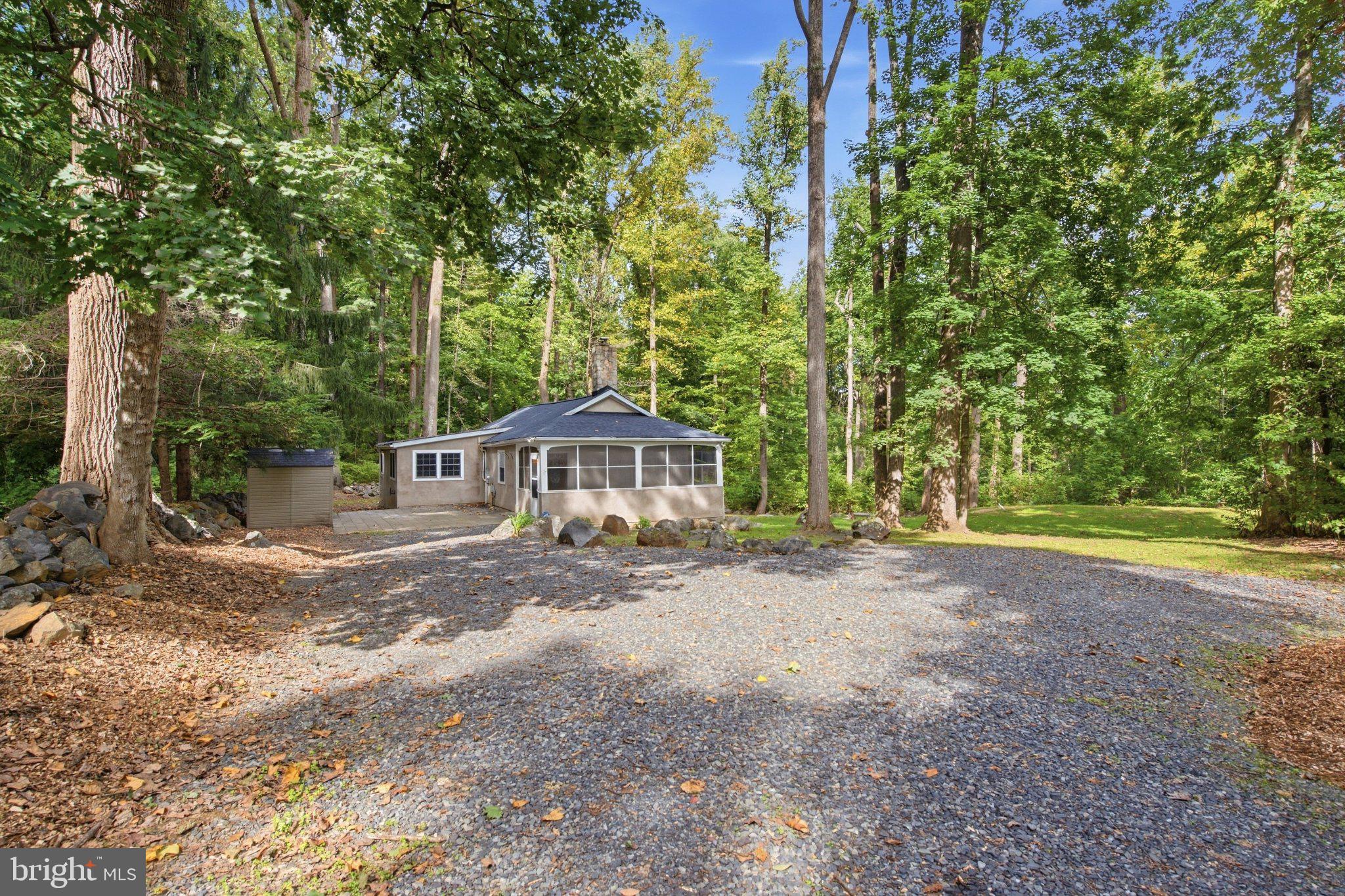 1819 SNYDER ROAD