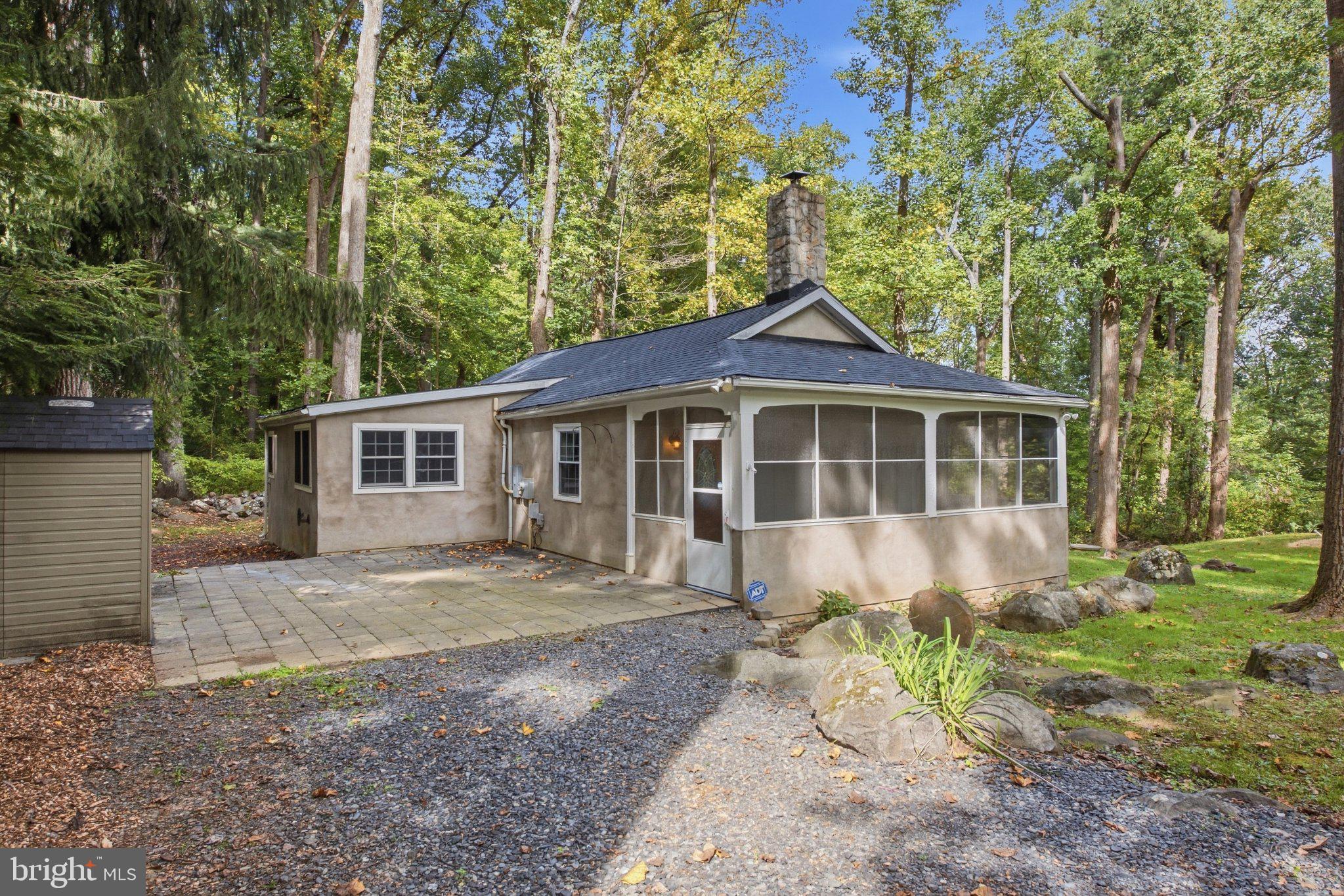 1819 SNYDER ROAD
