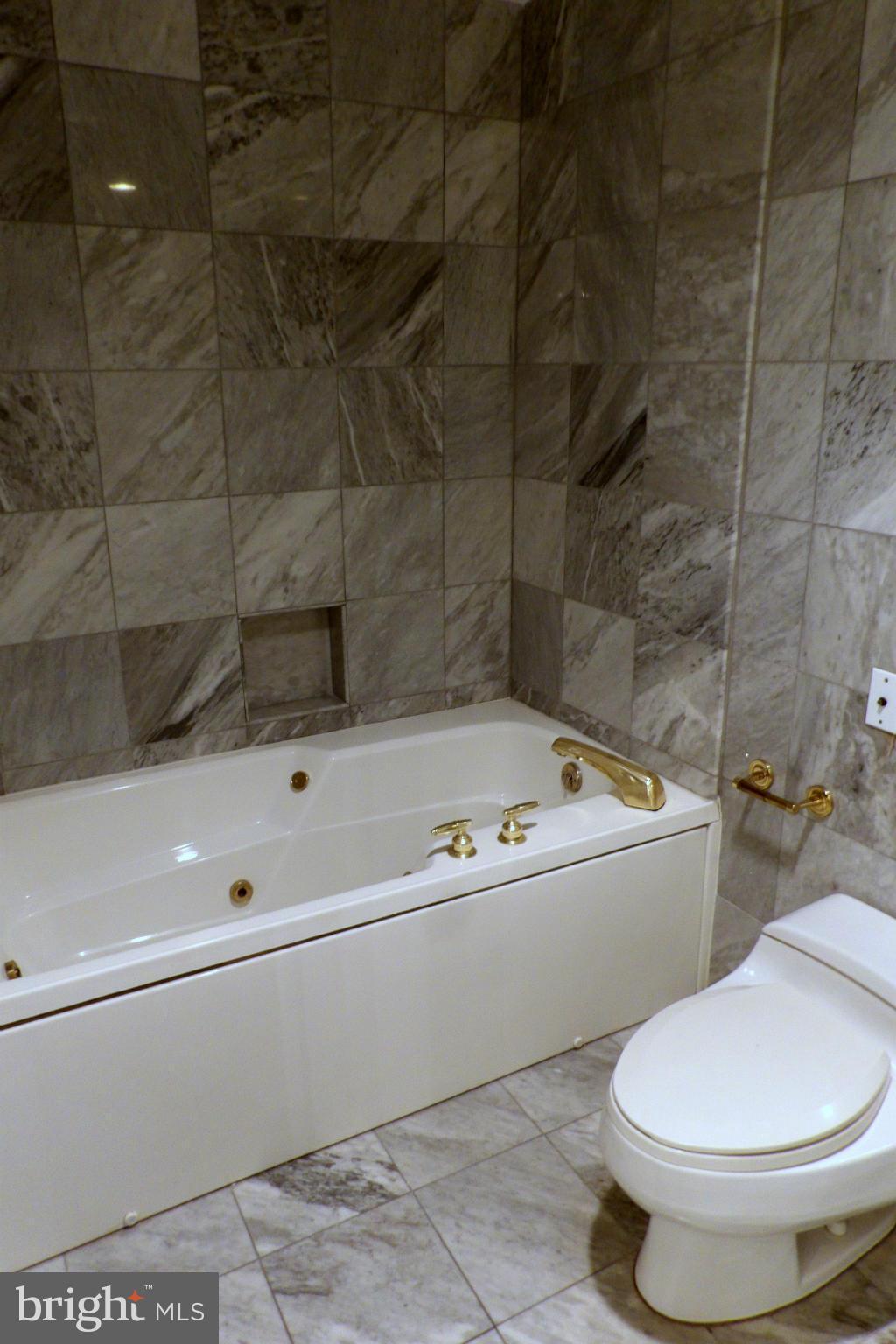 TUSCANY CANTERBURY - Residential Lease