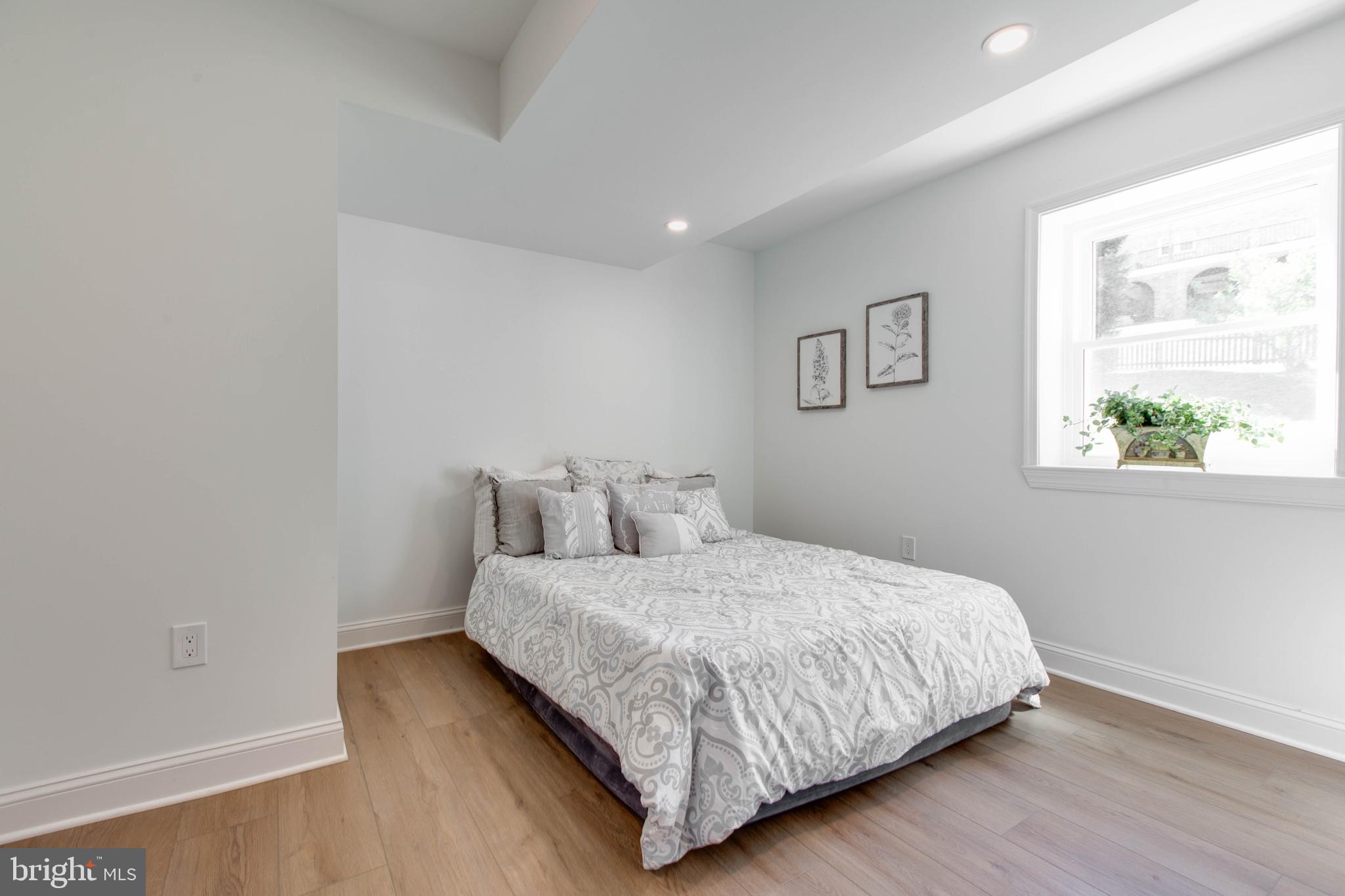 SPRINGDALE - Residential