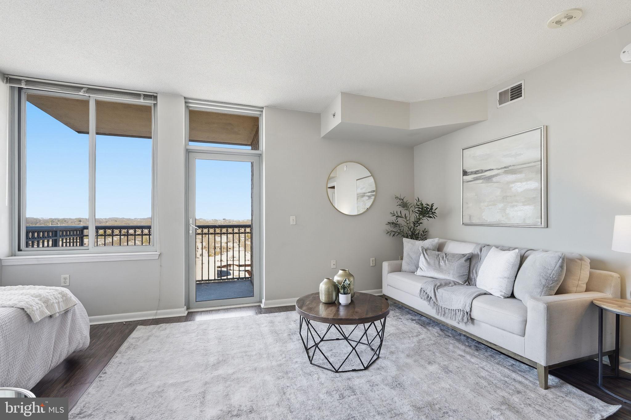 851 N GLEBE ROAD 1812