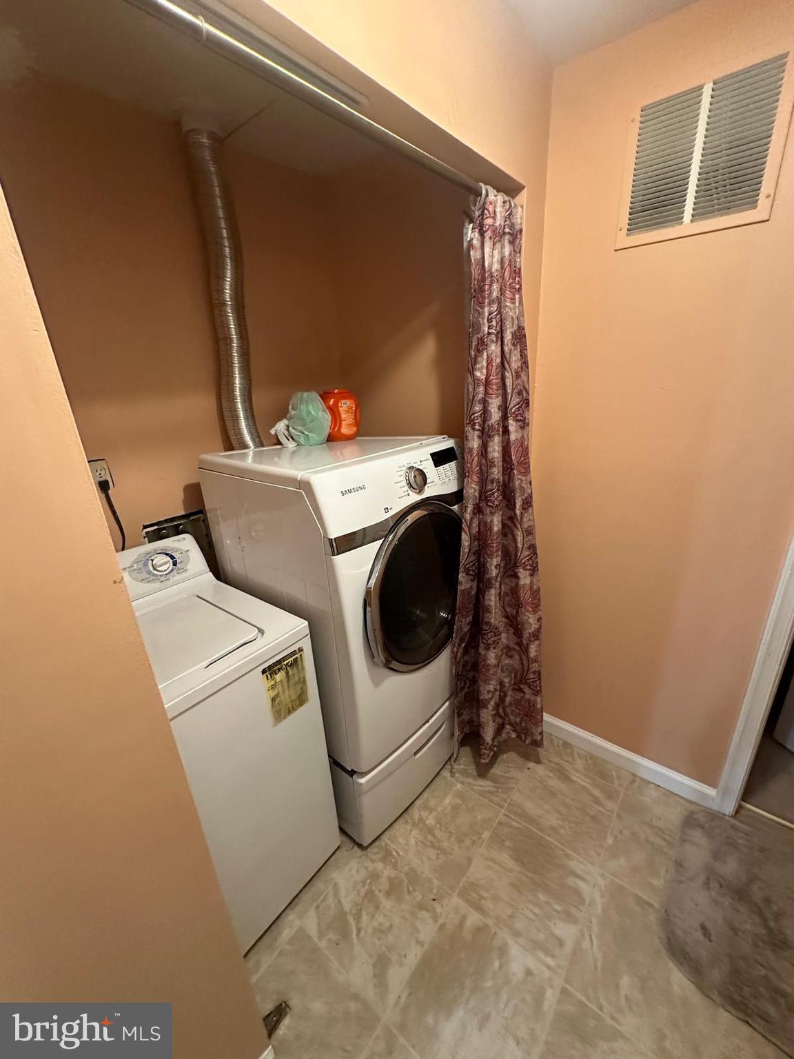 LAKECREST - Residential